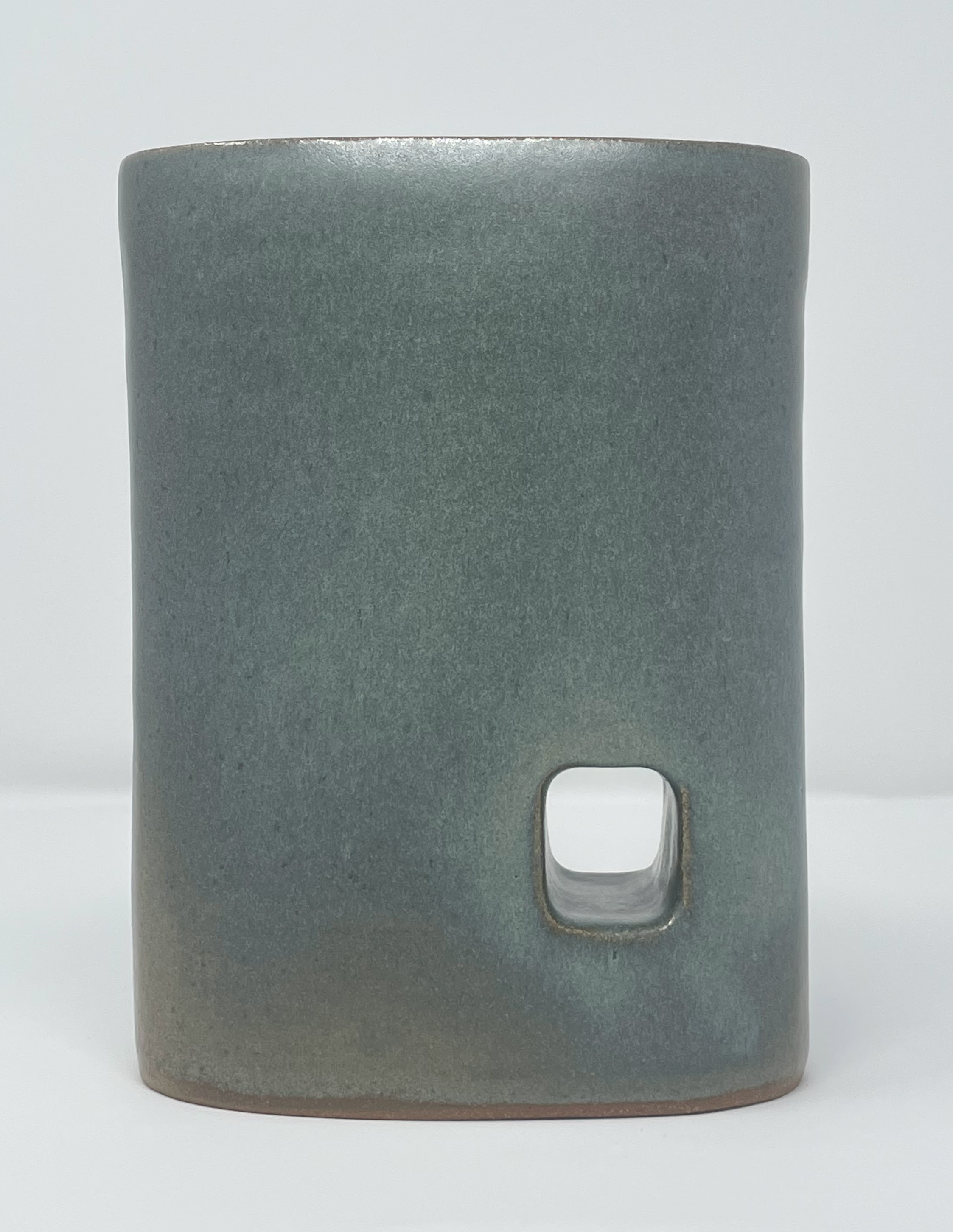 cutout envelope vase.png