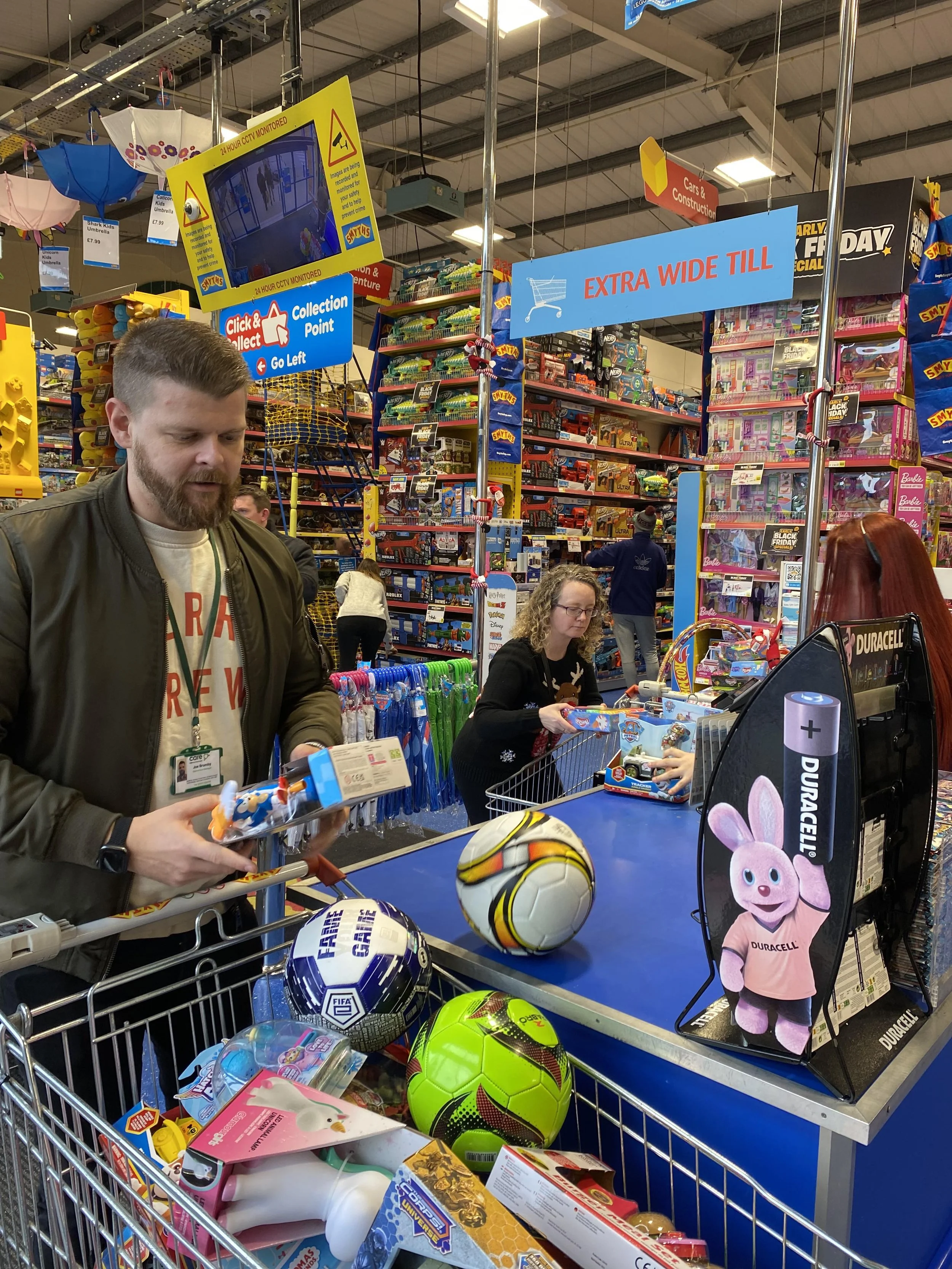 Joe B & Sarah L T Smyths Shopping.jpg
