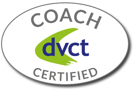 Coaching-Certification-Logo mit grünem und blauem Design