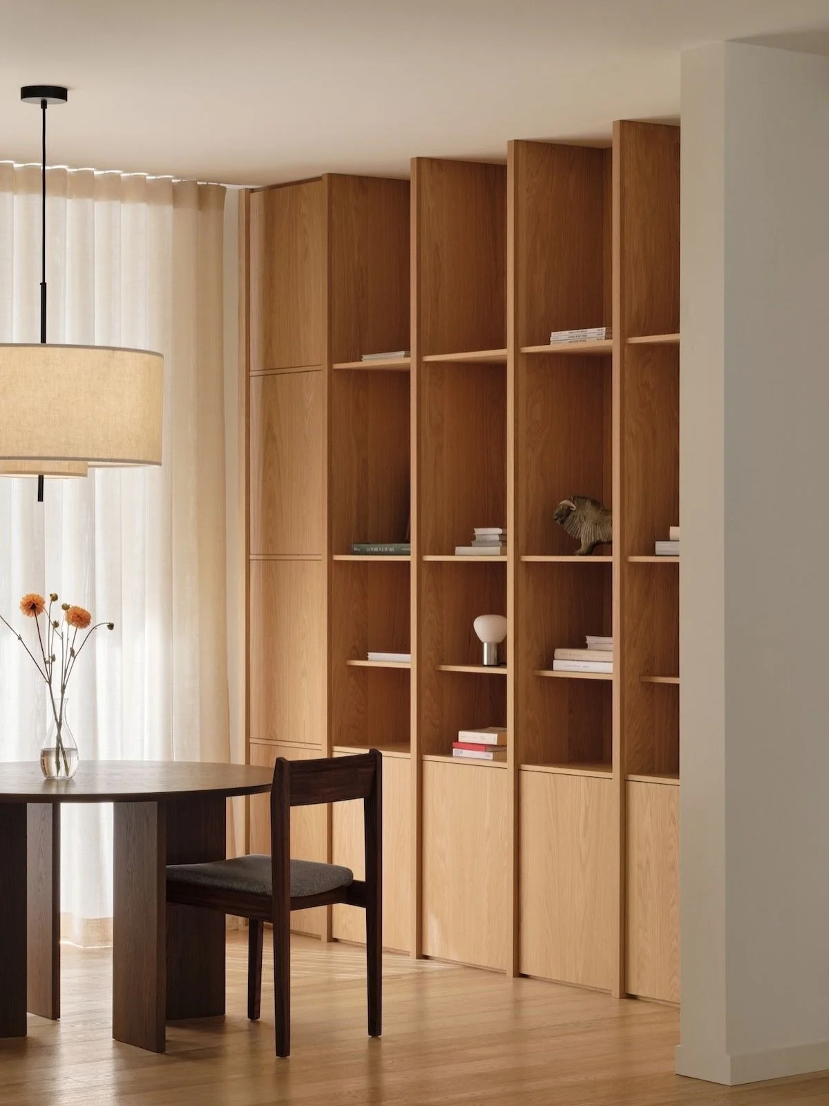 A nouveau, je vous partage quelques projets et d&eacute;tails d&rsquo;int&eacute;rieurs qui m&rsquo;ont inspir&eacute; durant ce mois d&rsquo;avril ✨

#interiordesign #architecturedinterieur #designinterieur #design #decoration