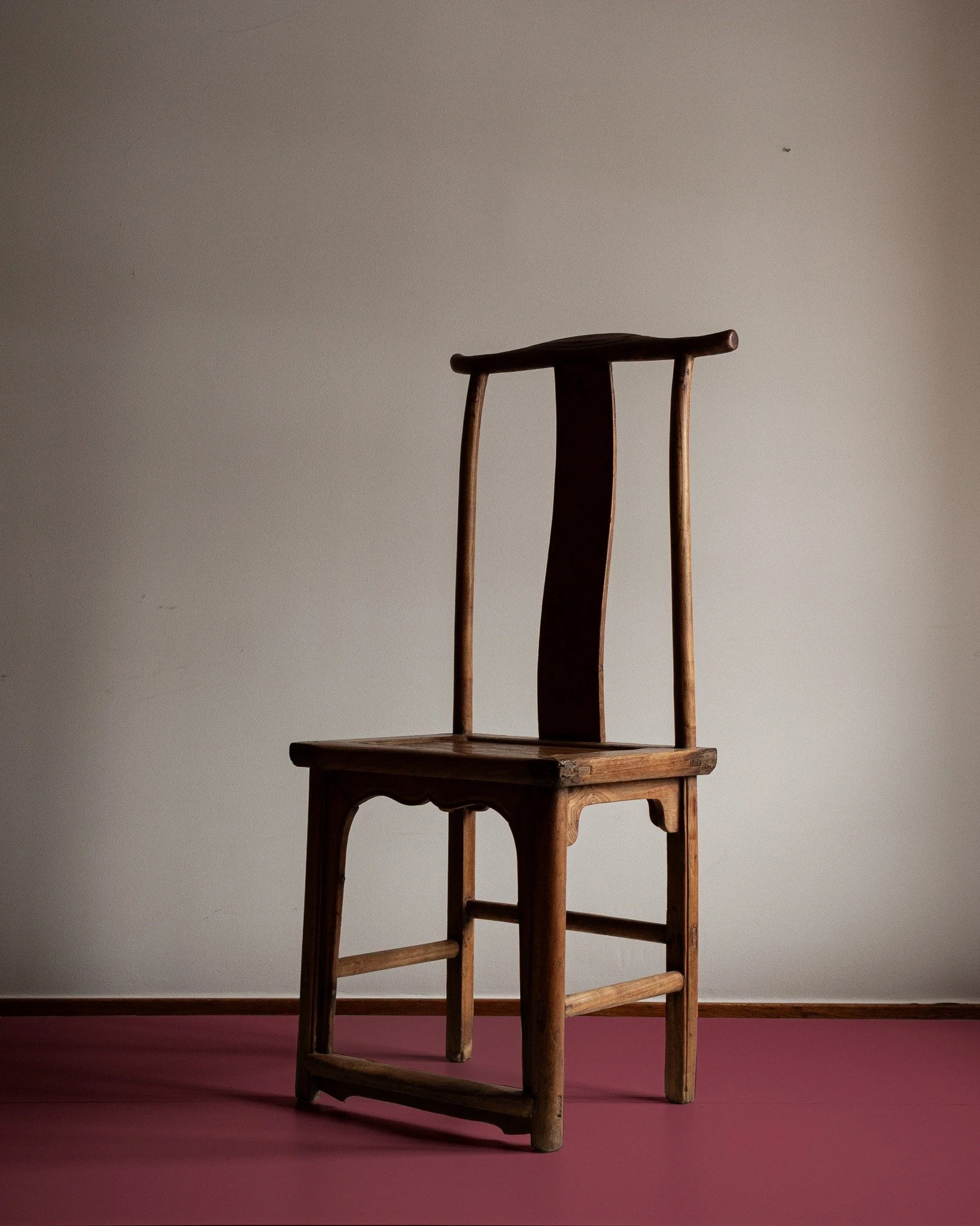 A pair of Chinese Qing dynasty (1644-1911) chairs in hardwood. 

Price on request