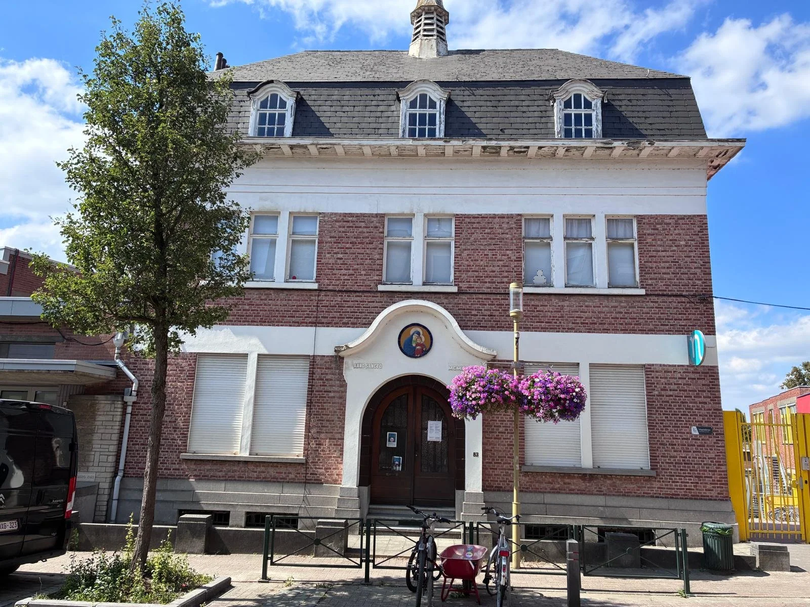 Gebouw voorgevel.jpeg