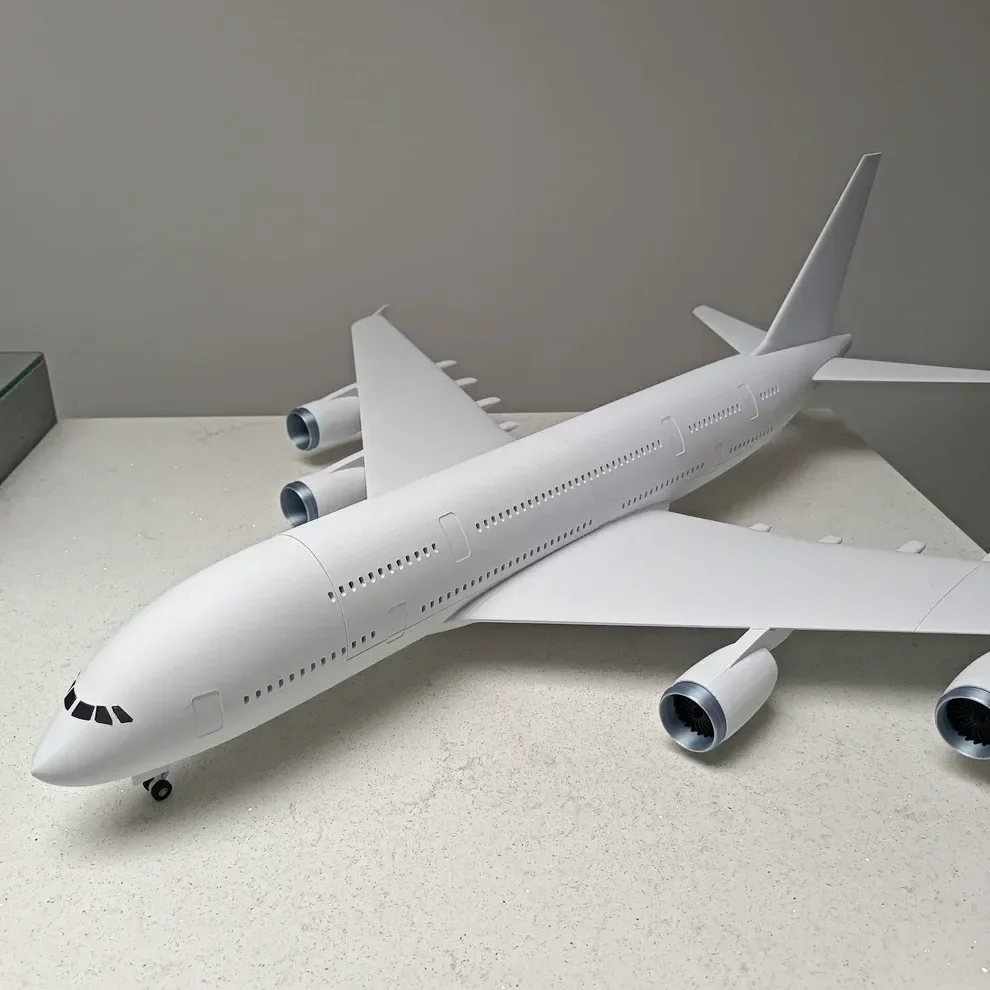 1/144 scale model Airbus A380