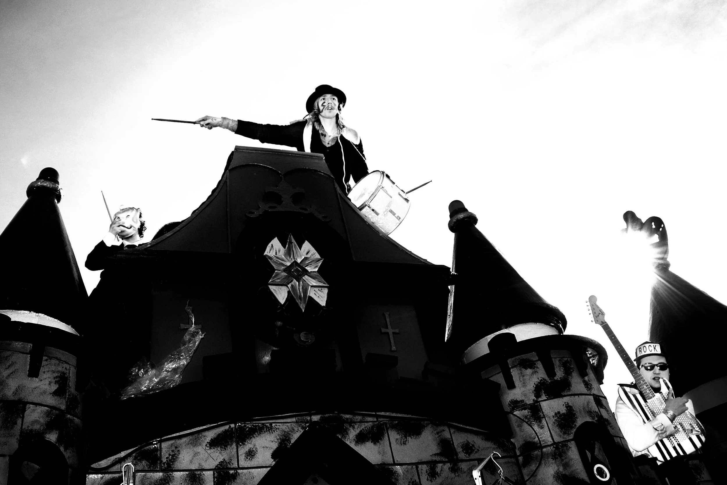 Eat Lions — moments from rehearsals and the making of a music video.