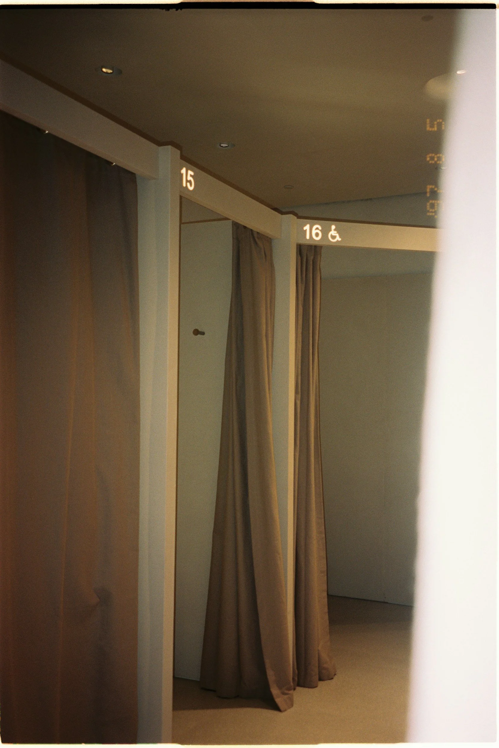 changing-room-cleaning-t11