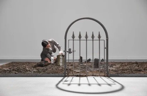 Sandcastle, Hongxi Li ©2025 Neven Gallery//movement director