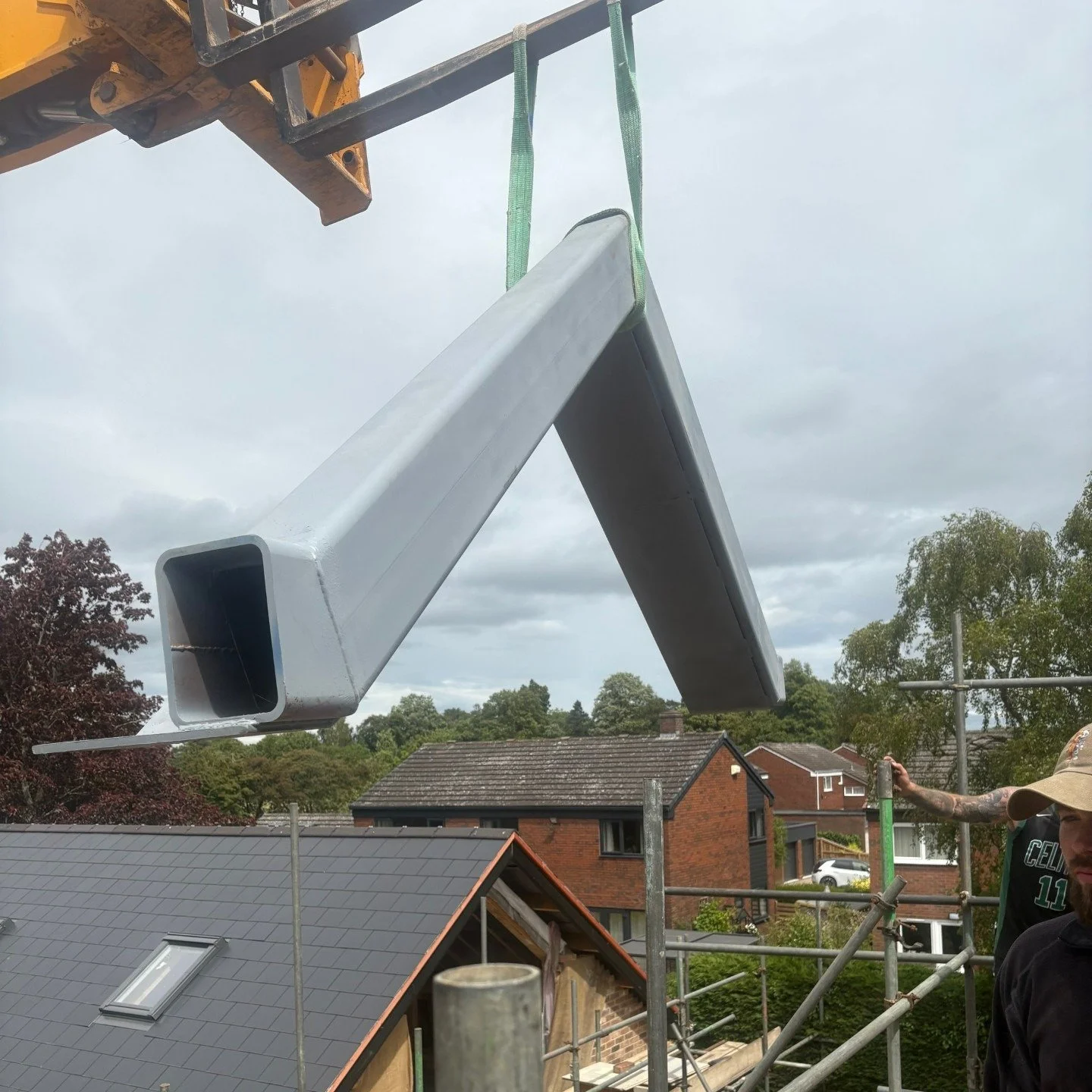 ✨ Site Update | Middleton St George ✨
The final piece of the structural puzzle is in place! 🙌

Huge thanks to the incredible team at Devine Construction for fitting the angled steel and completing the stunning vaulted entrance of this magnificent ho