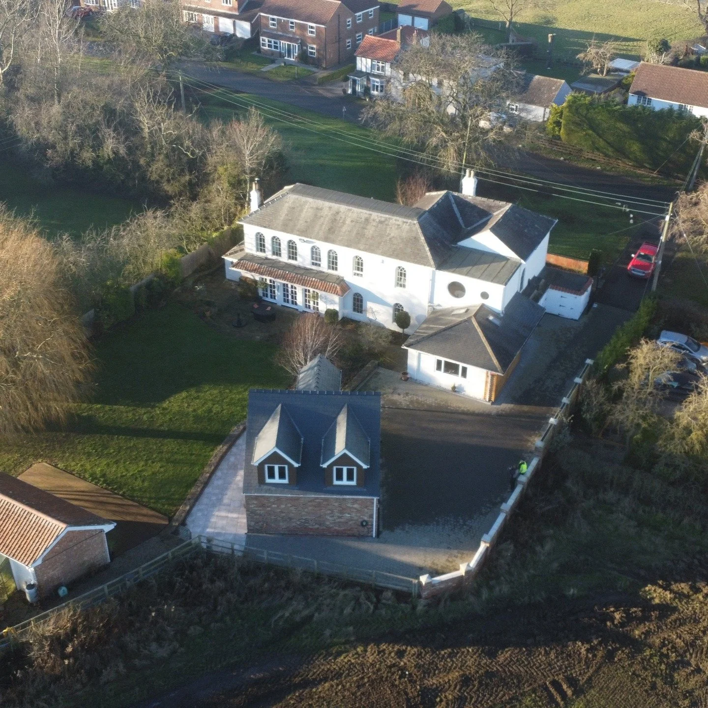 ✨ Project Complete! ✨
We&rsquo;ve just wrapped up a stunning double garage with a fully serviced apartment that perfectly complements this beautiful home in North Yorkshire.

Our team at Devine Construction took care of the entire build and all exter