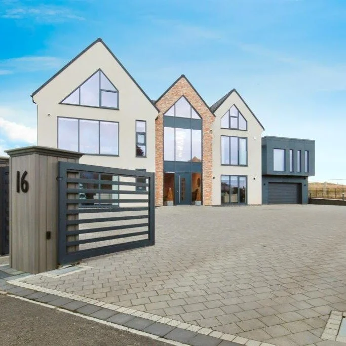 We have recently completed this stunning family home, where craftsmanship meets functionality in the most incredible way. 🏡💎

From the spacious, light-filled interiors to the bespoke finishes and luxury details, every element has been carefully cra