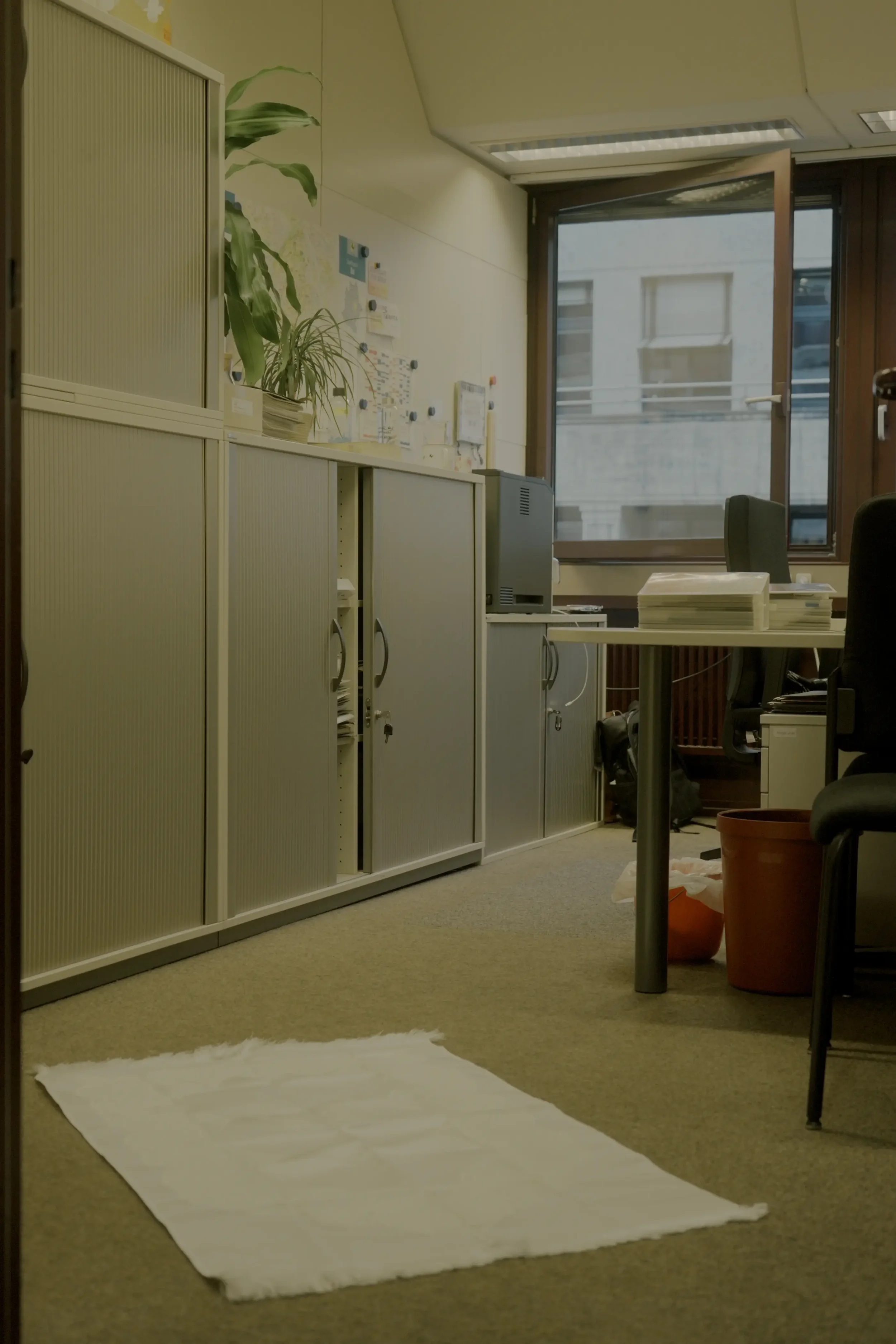 Verrichtung des täglichen rituellen Gebets im Berufsalltag.