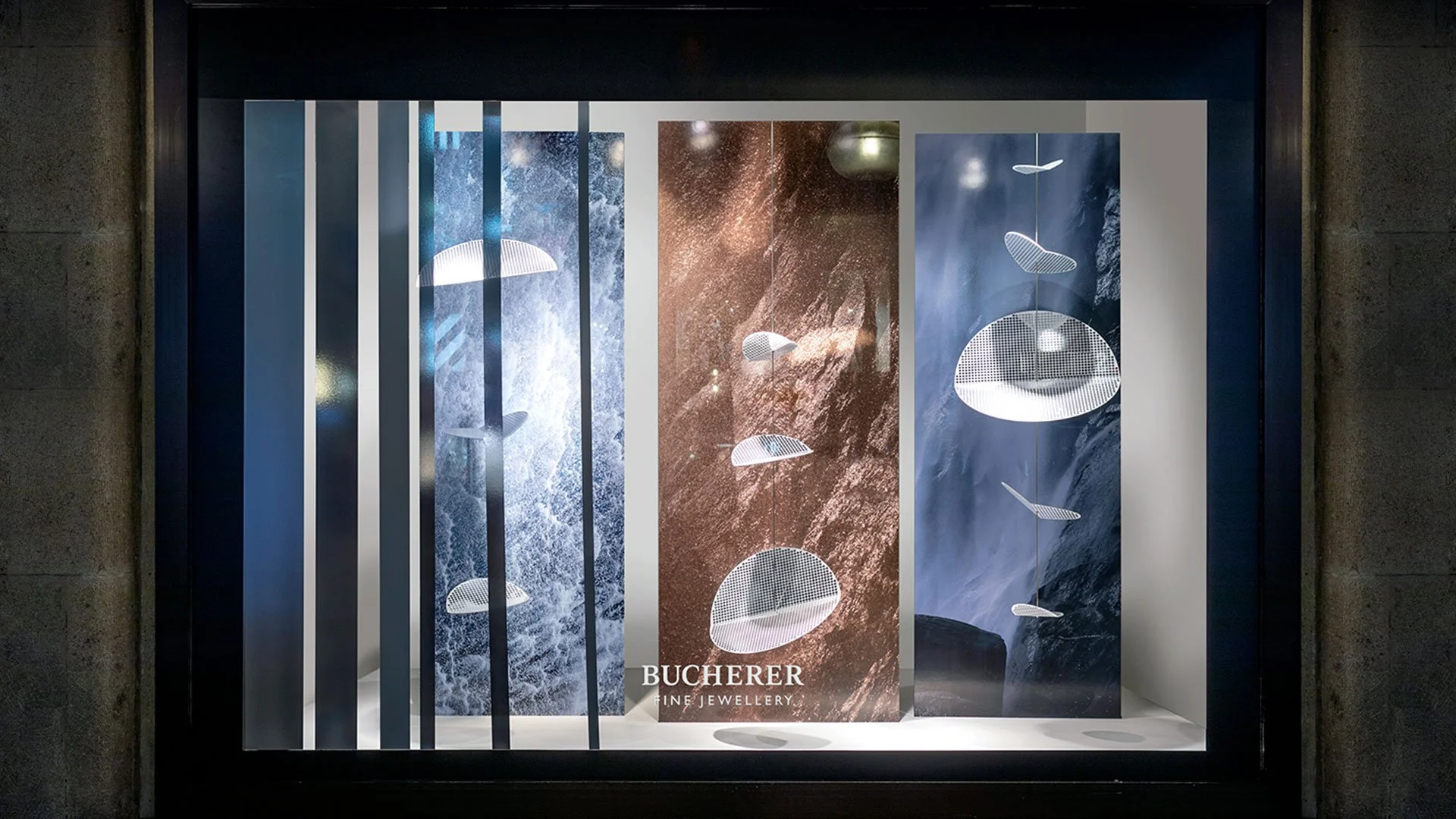 retail-window-display-dfrost-bucherer-fine-jewellery-shop-window-brown-blue.jpg