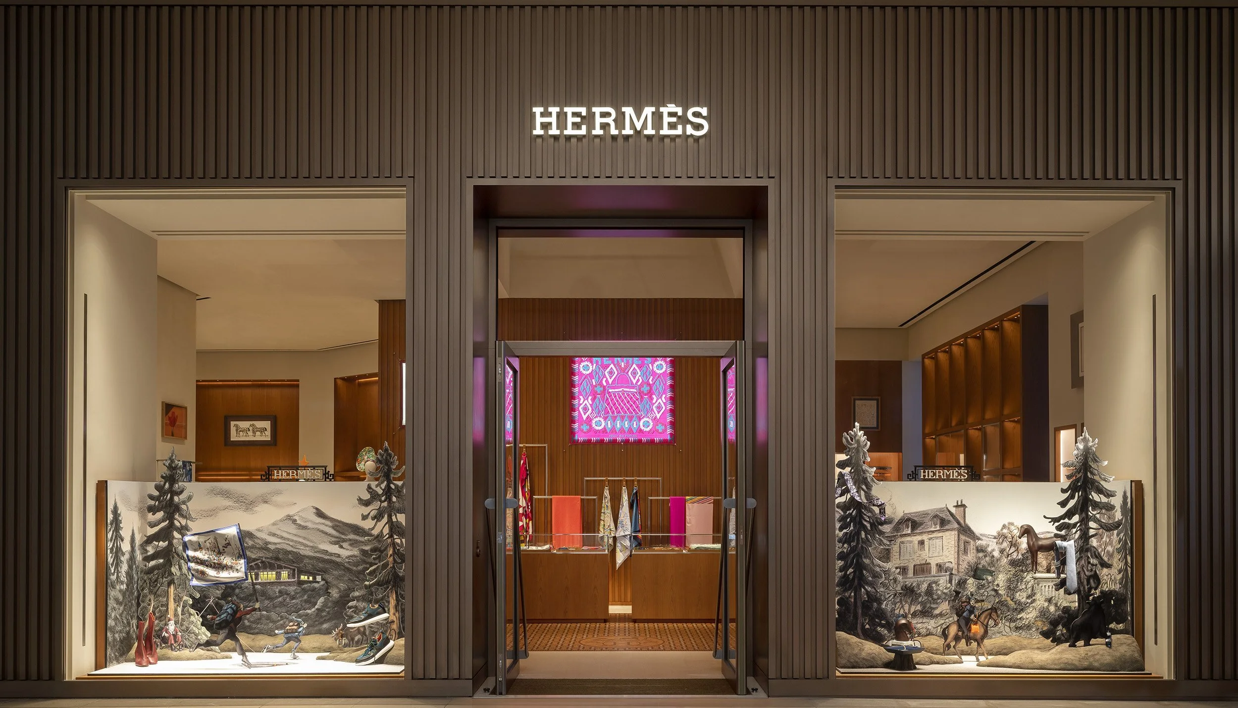 HERMÈS 2021 WINDOW DISPLAY