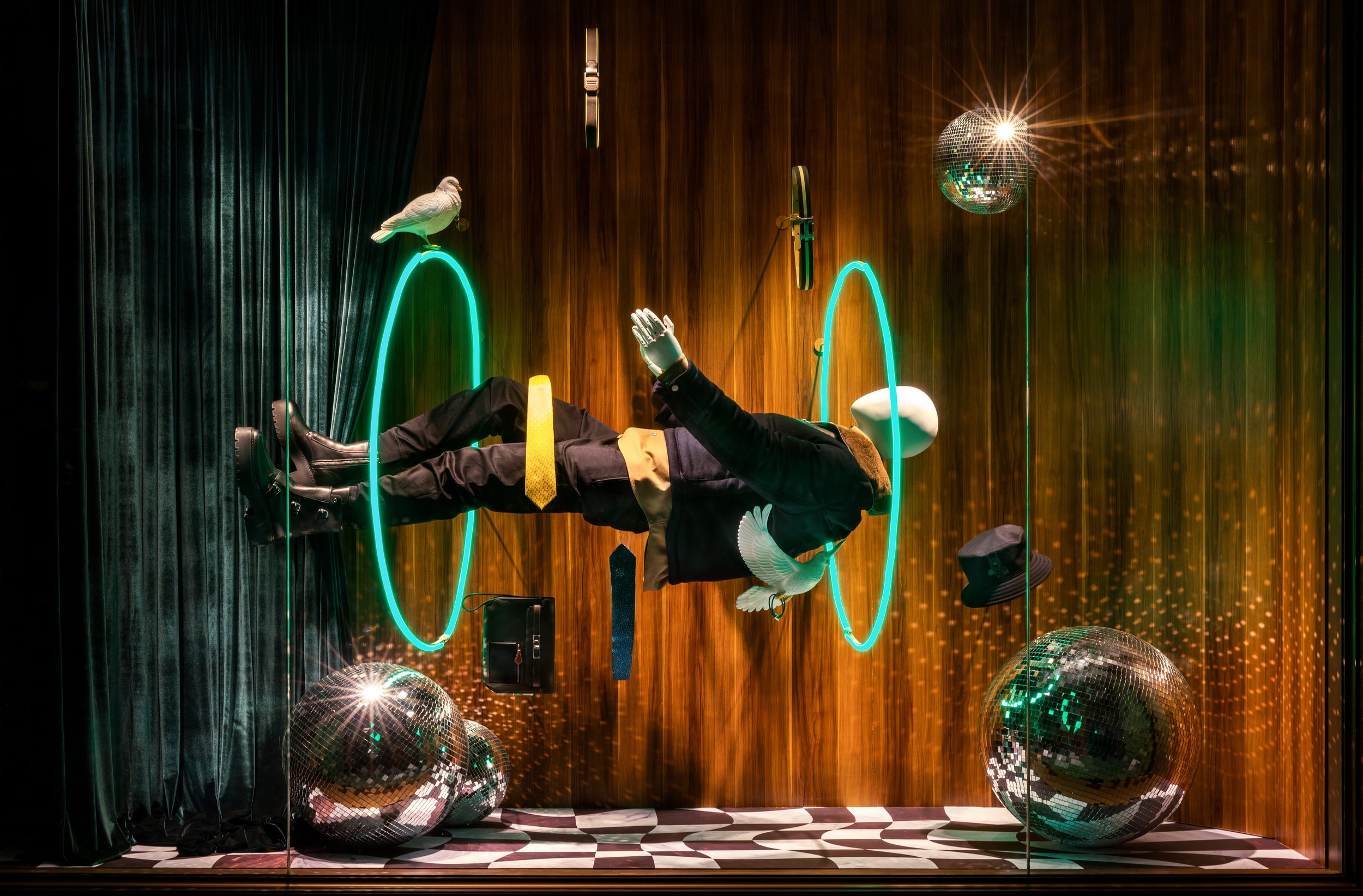 HERMÈS 2023 WINDOW DISPLAY