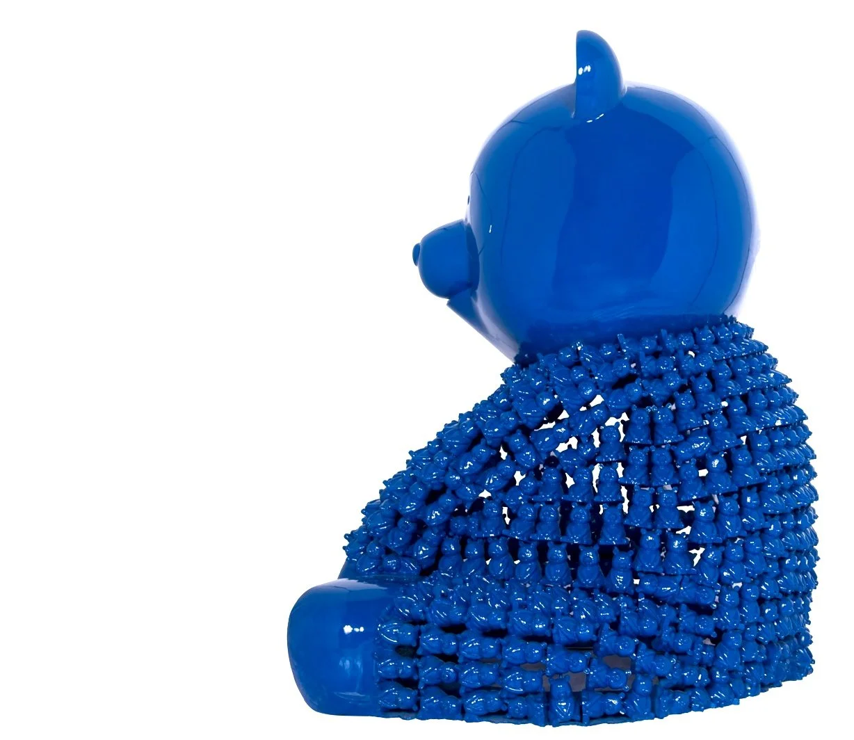 Pandason’s Blu: A Lilliputian Ballet of Chromatic Marvels