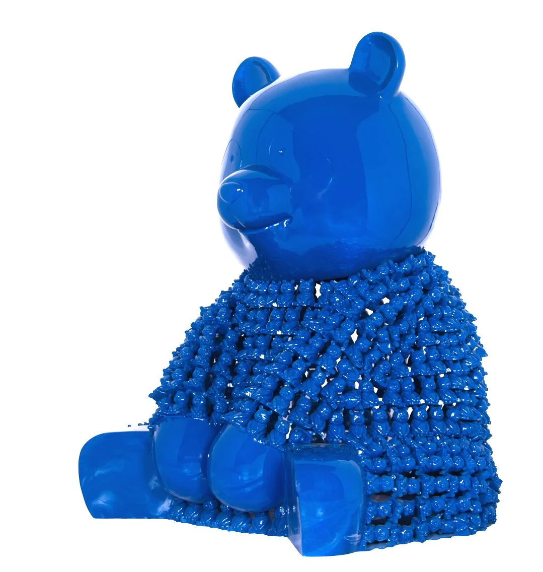 Pandason’s Blu: A Lilliputian Ballet of Chromatic Marvels