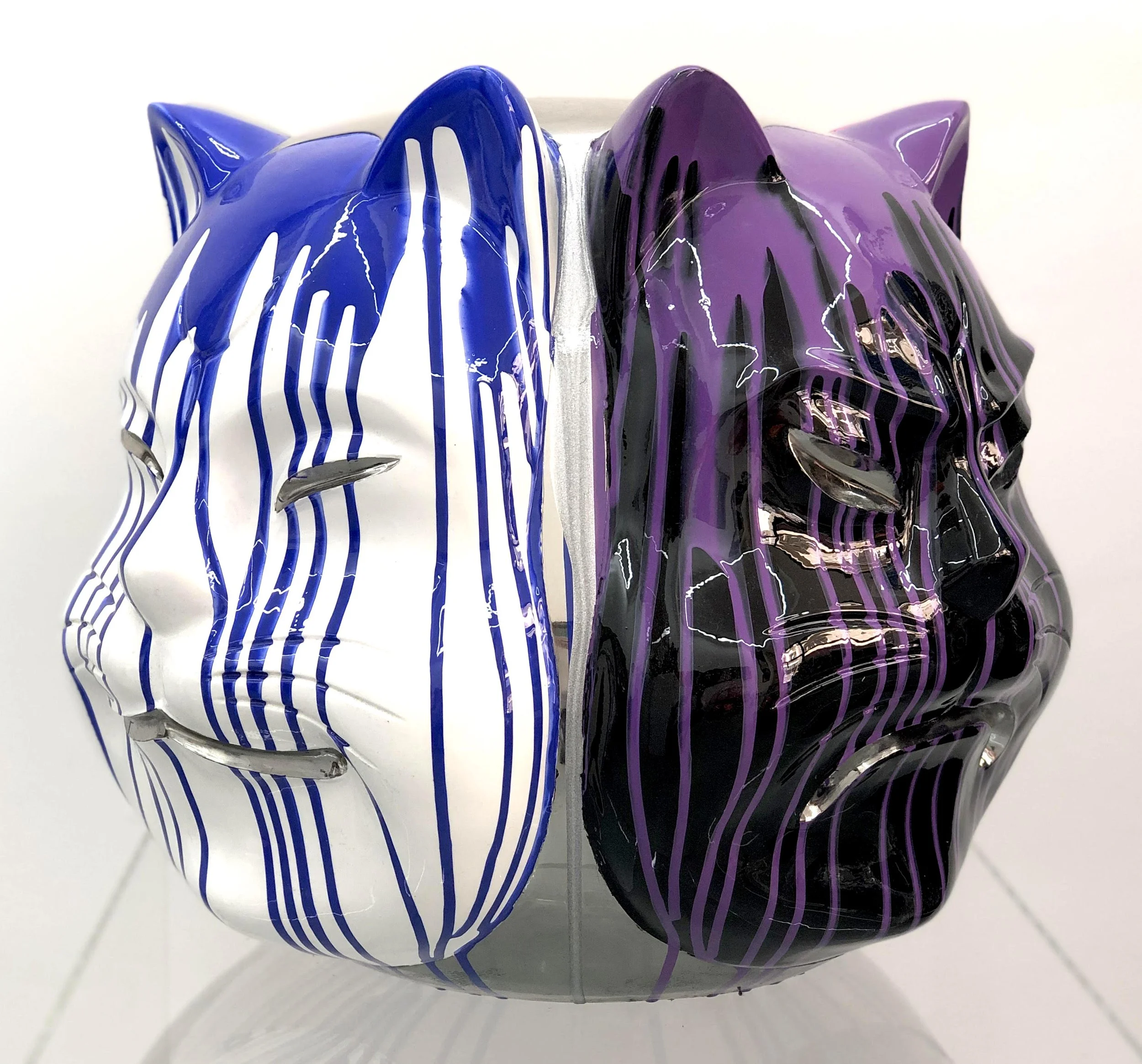 Onmyodo : Samuraicat’s Polychrome Duality – Stripes of Azure, Rose & Silver