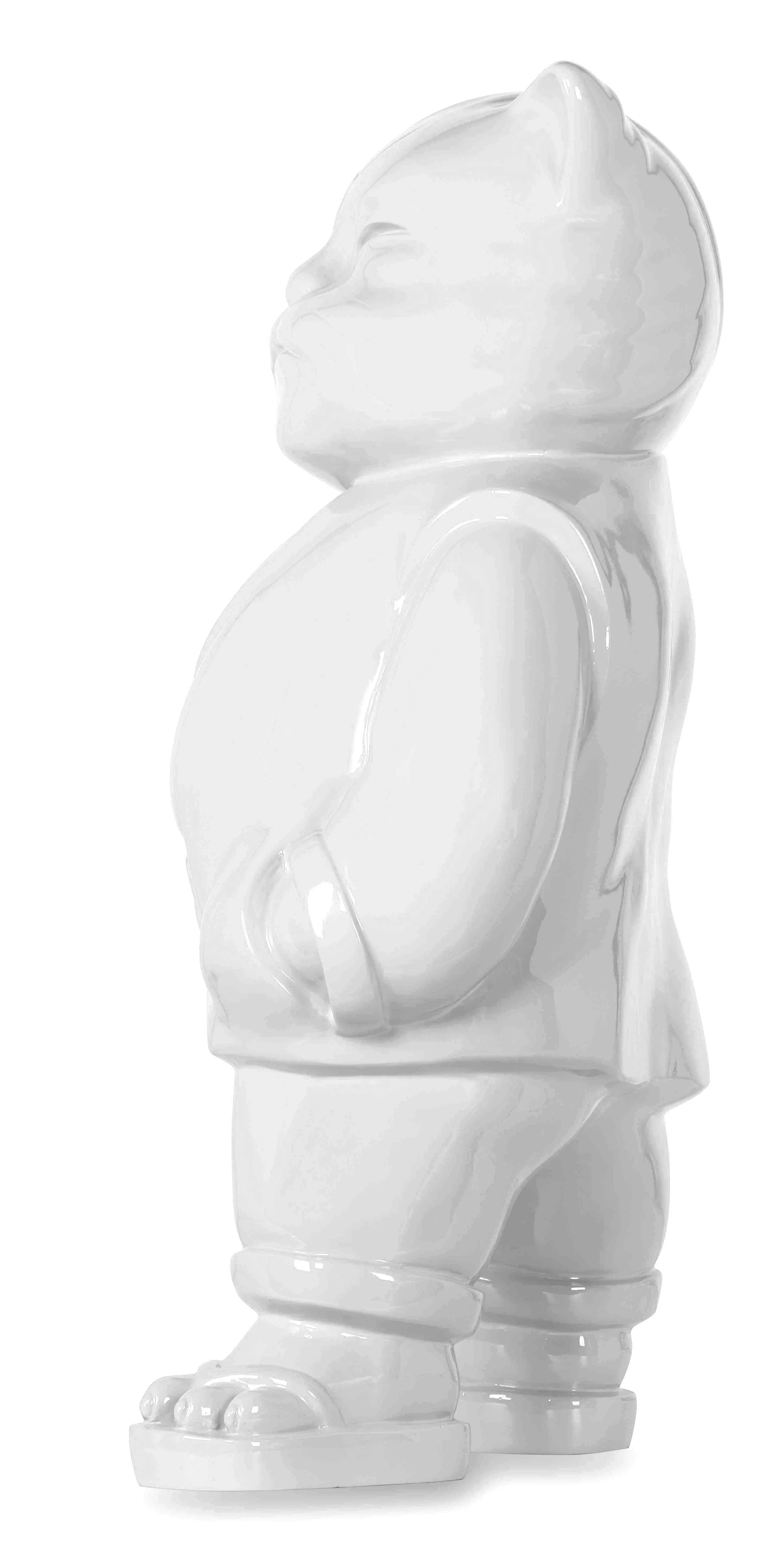 Urbancat Magnifico: White Metropolis Muse 