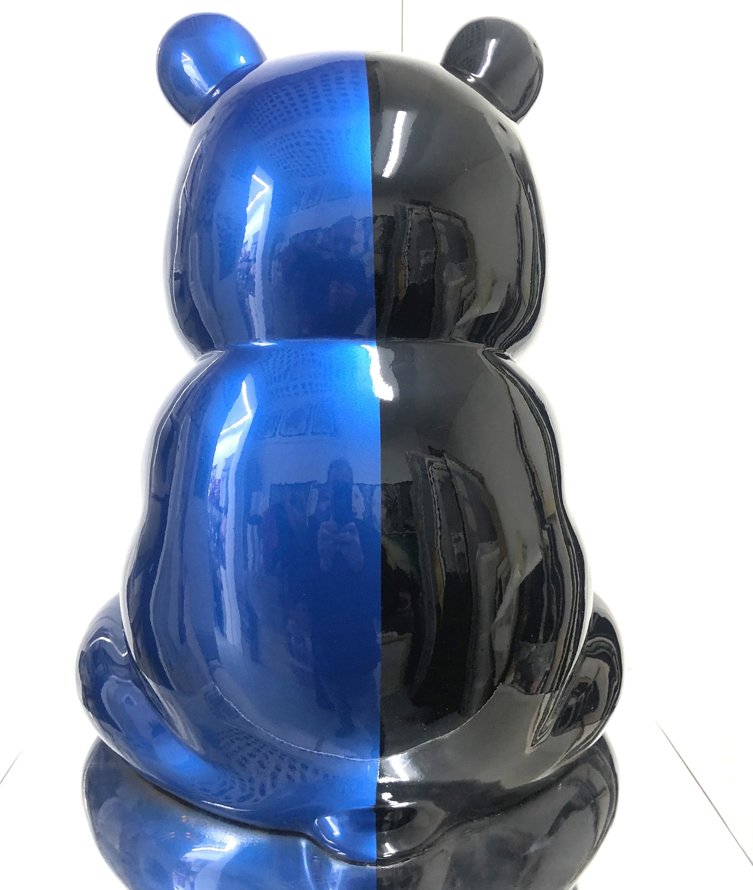 The United Pandasan : Spectral Symmetry Black & Blu