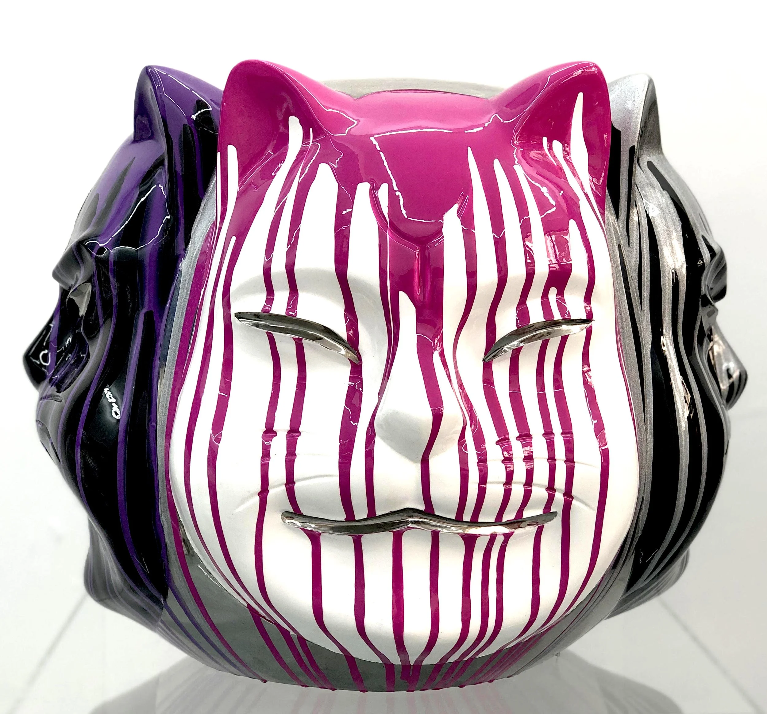 Onmyodo : Samuraicat’s Polychrome Duality – Stripes of Azure, Rose & Silver