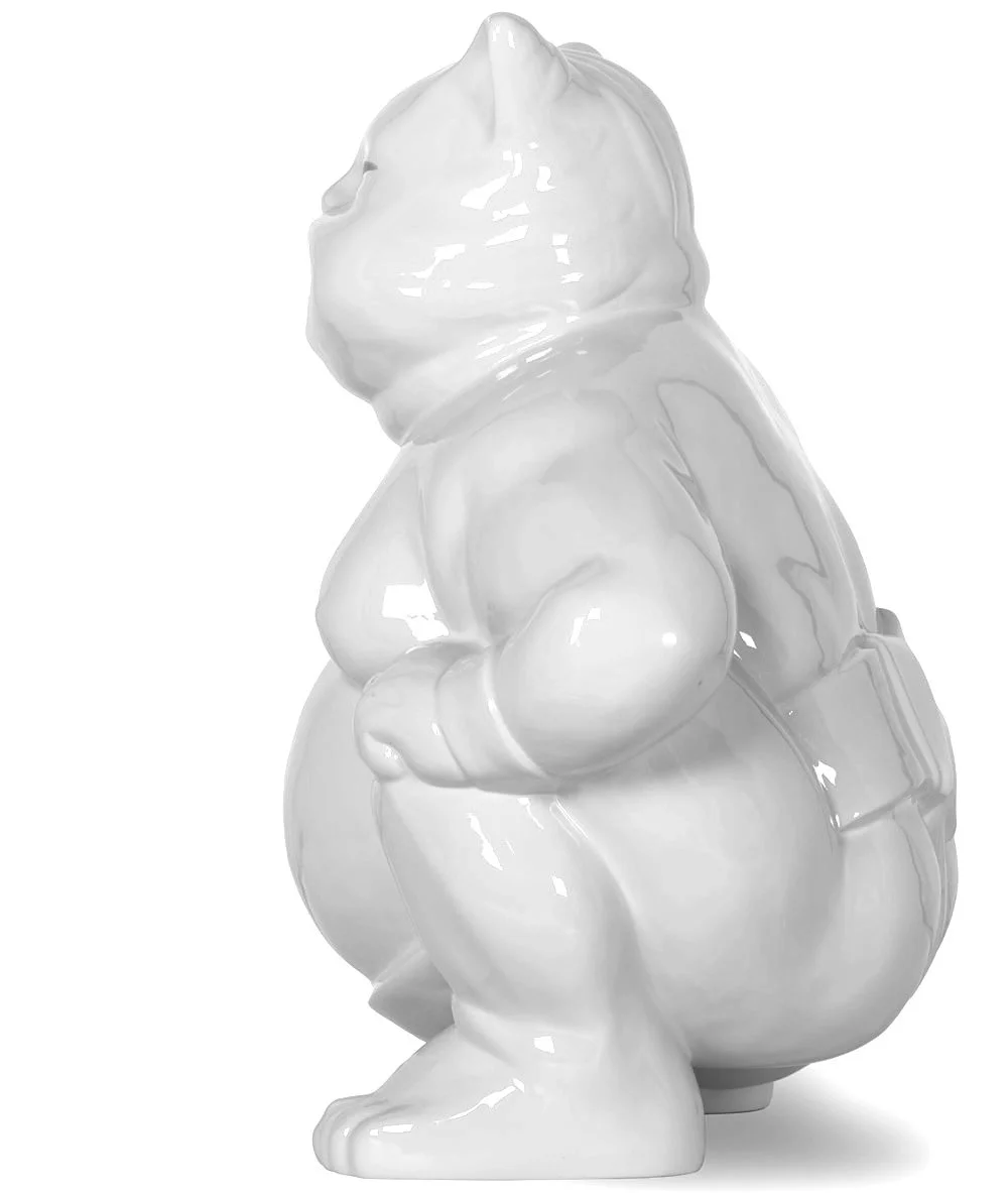 Elegant Sumocat: White Dance and Battles of Balance