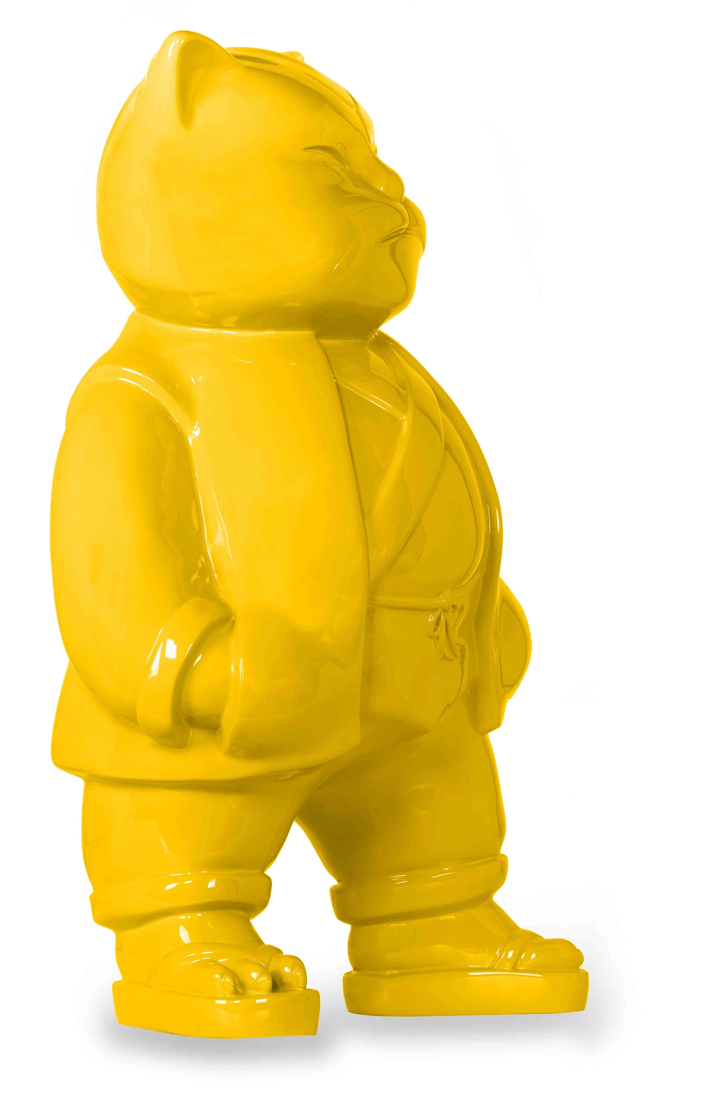 Urbancat Elegance: Yellow Metropolis Muse