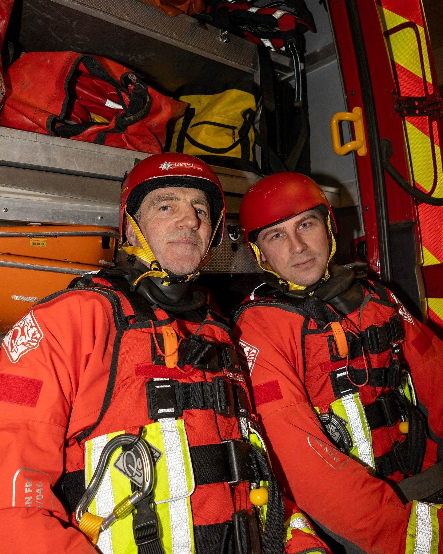 Great day photographing @avonfirerescue during their river safely and rescue training 💪💪💪

#photography #photographer #documentaryphotography #firefighter #riversafety #fireengine #firefighter