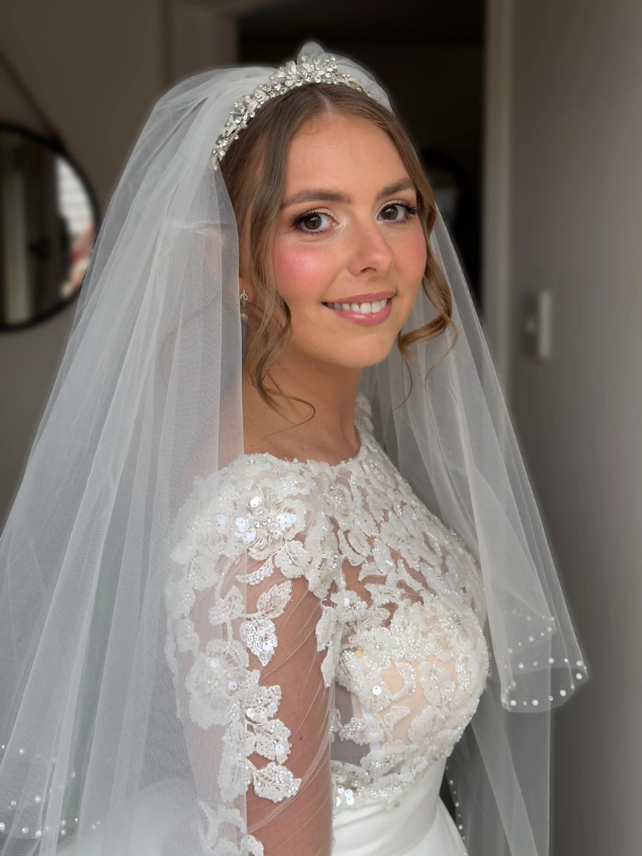 ALANNA ✨🫶🏻 💍 

Best morning with these girls 🥰✨

#bride #bridalmakeup #weddingmorning #makeupartist
