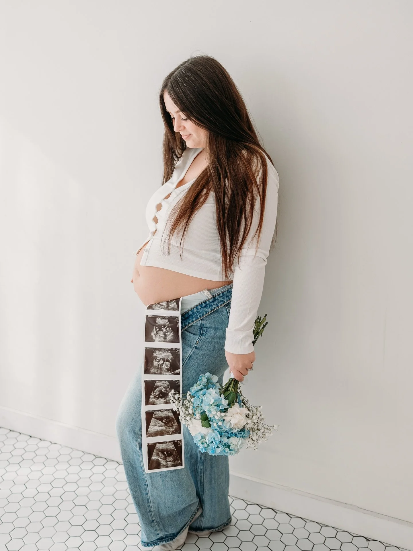 A sweetest gender reveal session to be apart of 🥹