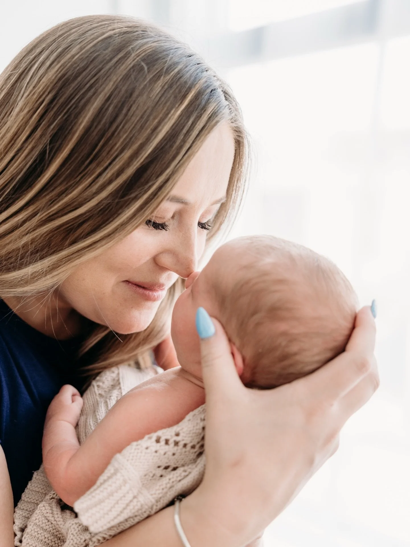 Mother&rsquo;s Day is right around the corner, don&rsquo;t forget these awesome mamas just want to be in pics!

I can&rsquo;t with this sweet moment from a recent session 🥹