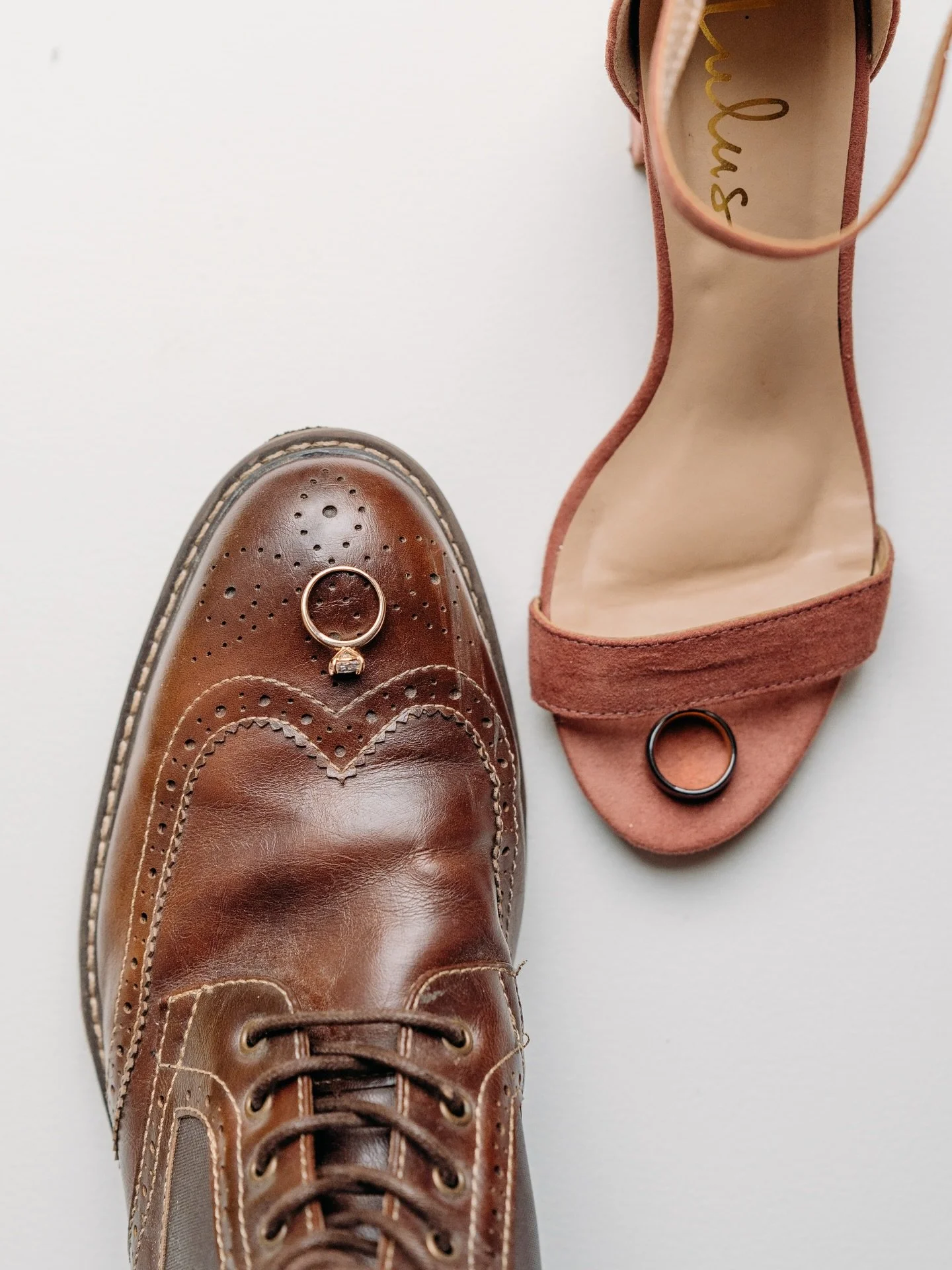 Flat lays may seem silly, unnecessary even, but they are such a great way to capture all those sweet little details about you and your lover.

Your favorite scent, the shoes you are going to make a special walk with, the rings that signify your love,