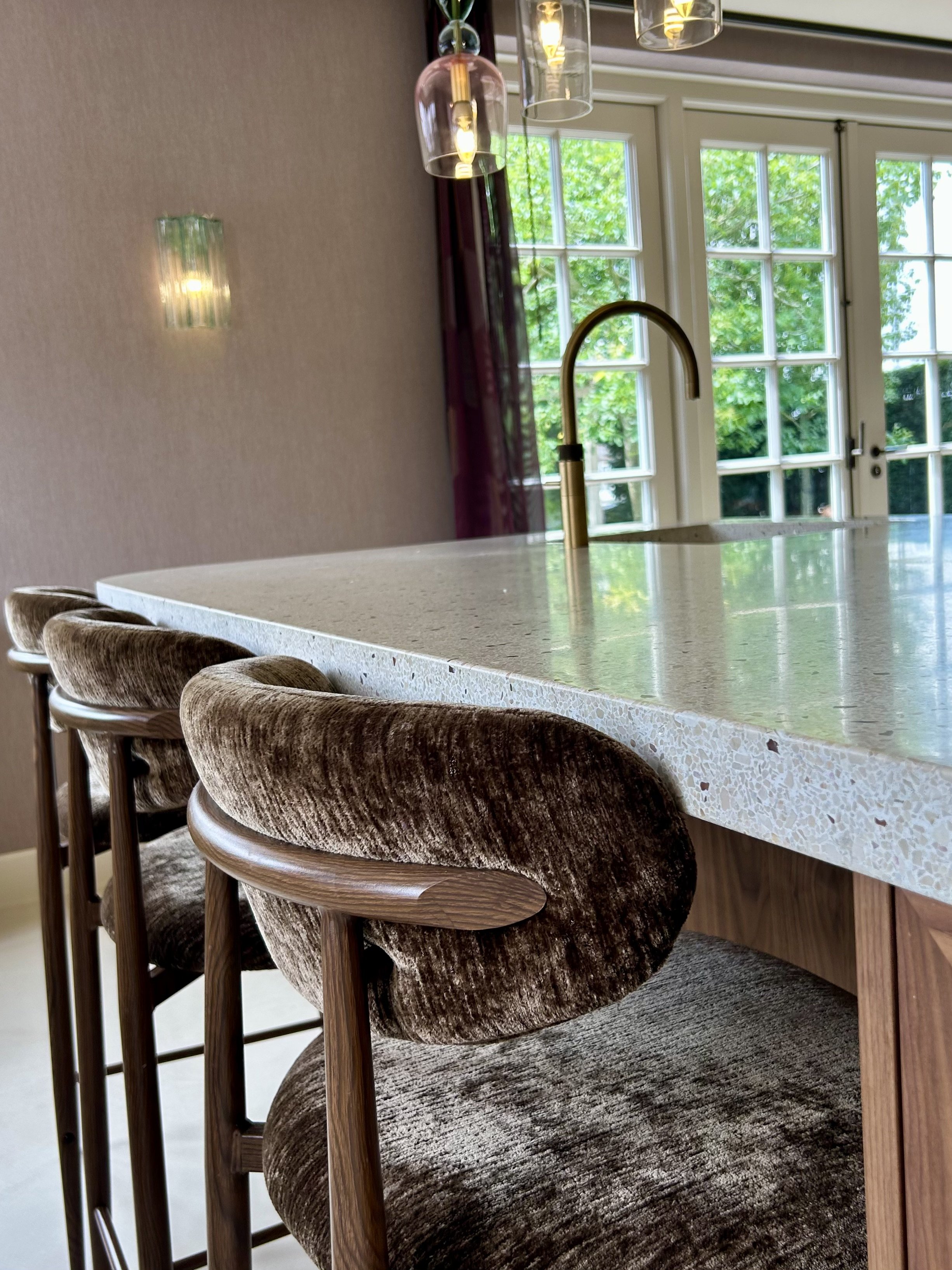 Terrazzo keuken met walnoot interieurontwerp erp