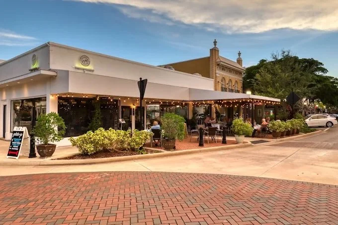 Dinner plans are easy when some of Sarasota's favorite dining spots are just a short ride from home. From fresh seafood to rooftop cocktails, Aspire on 10th keeps you close to it all. 

#SarasotaEats #SarasotaRestaurants #DowntownDining #FoodieLife #