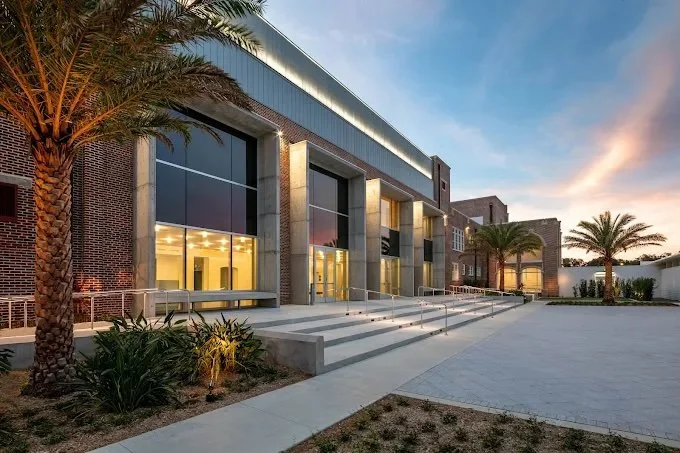 From galleries to performances, Sarasota's arts and culture scene is just minutes from Aspire on 10th. Spend your evenings exploring exhibits and shows instead of sitting in traffic. 

#SarasotaArts #SarasotaCulture #ArtLovers #DowntownSarasota #Aspi