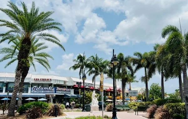 Boutiques, dining, and palm lined streets. St. Armands Circle is a quick drive from Aspire on 10th! 

#StArmandsCircle #SarasotaShopping #GulfCoastLiving #AspireOn10th