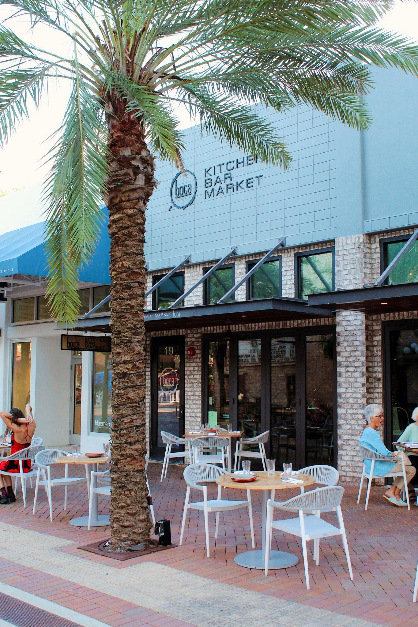 Fresh ingredients, cozy vibes, and walkable from downtown. Boca is perfect for a laid-back night out near 1313 10th Street. 

#SarasotaDining #UrbanCoastal #AspireOn10th
