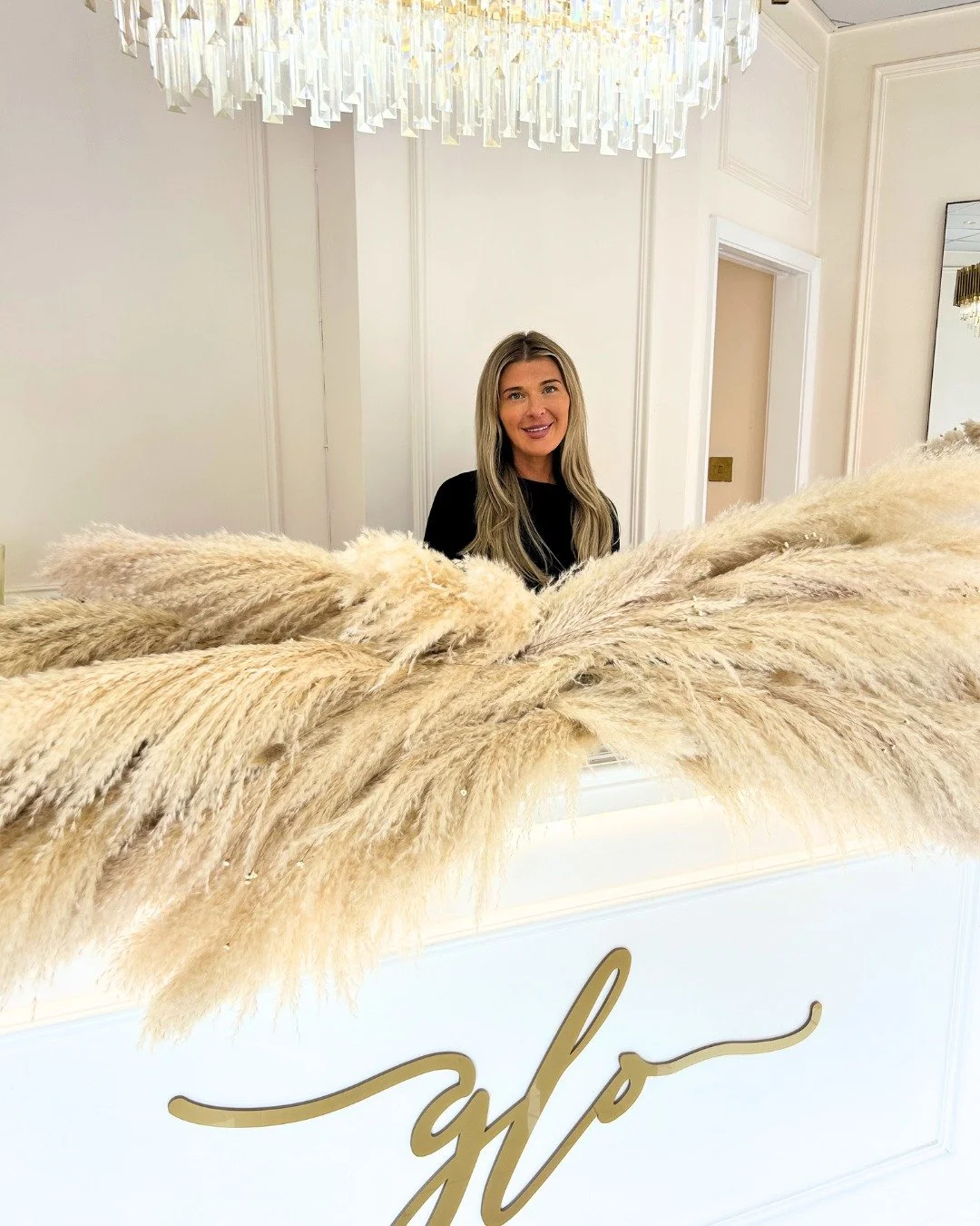 Meet Liz, Founder and Lead Educator of GLO Salon &amp; Academy. ✨

With over 20 years of experience and the owner of a successful five-star advanced beauty clinic, Liz is now bringing luxury salon excellence into accredited beauty education.

Helping