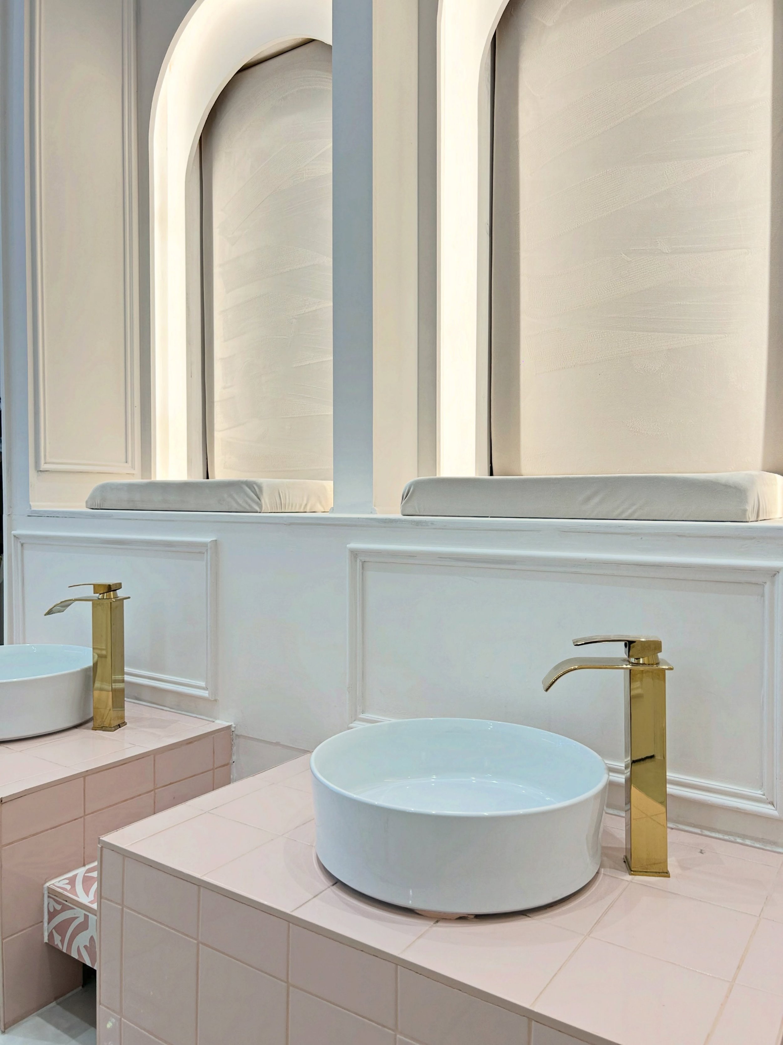 The Pedicure Station of Dreams 💭 

Every detail of GLO Salon &amp; Academy is created to reflect the premium learning environment our students deserve ✨

#academylaunch #behindbeautyscenes #luxuryacademy #beautytrainingcourses #beautyacademyuk