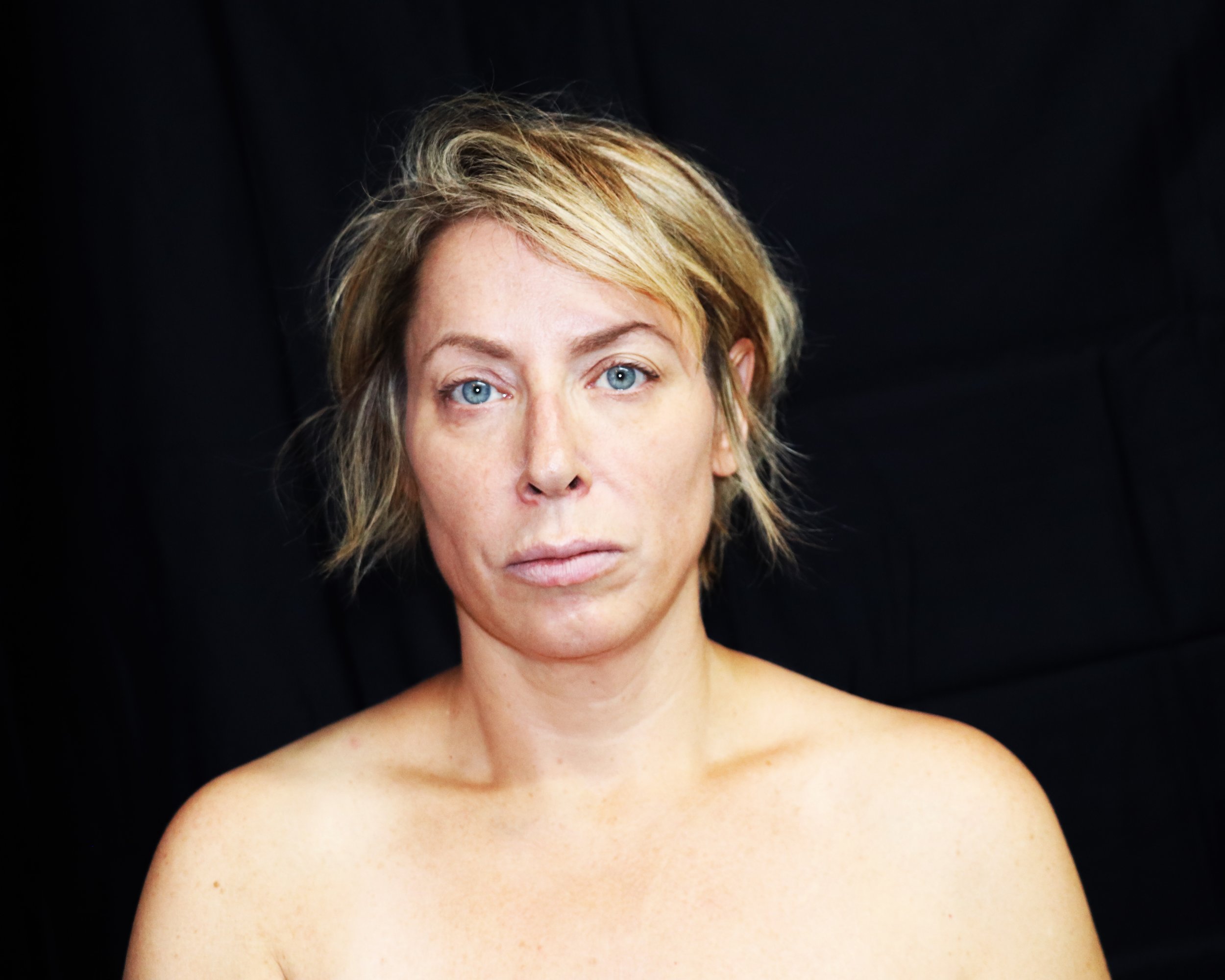 2019-10-09 23.52.39_portraitblackhicontrast.jpg