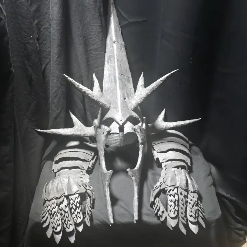 LOTR Nazgul Helmet and Gantlets