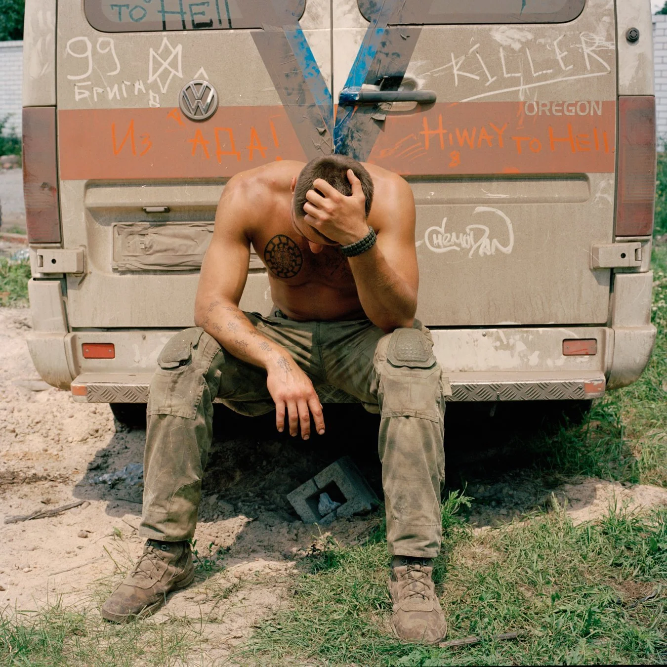 09_SoldiersOfUkraine_Owl-Van_3200V2.jpeg