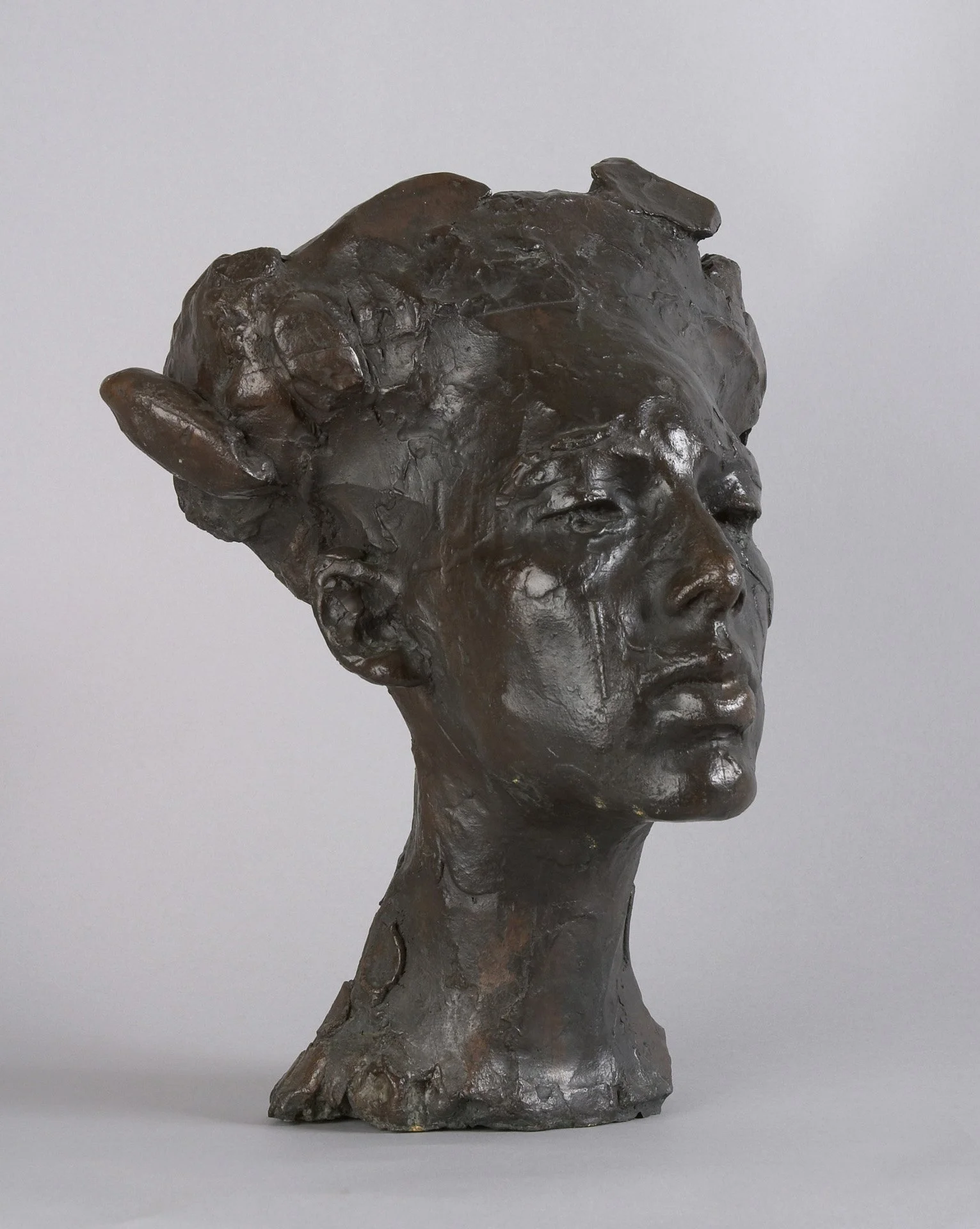 Bronze sculpture by sculptor Brian Taylor of his wife Michele Franklin.