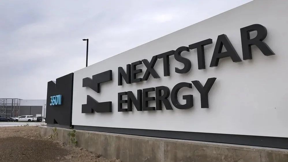 L’usine NextStar Energy ouvre ses portes après un virage stratégique