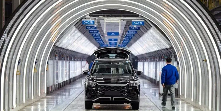 VÉ chinois : « Des machines à espionner sur roues » selon un diplomate