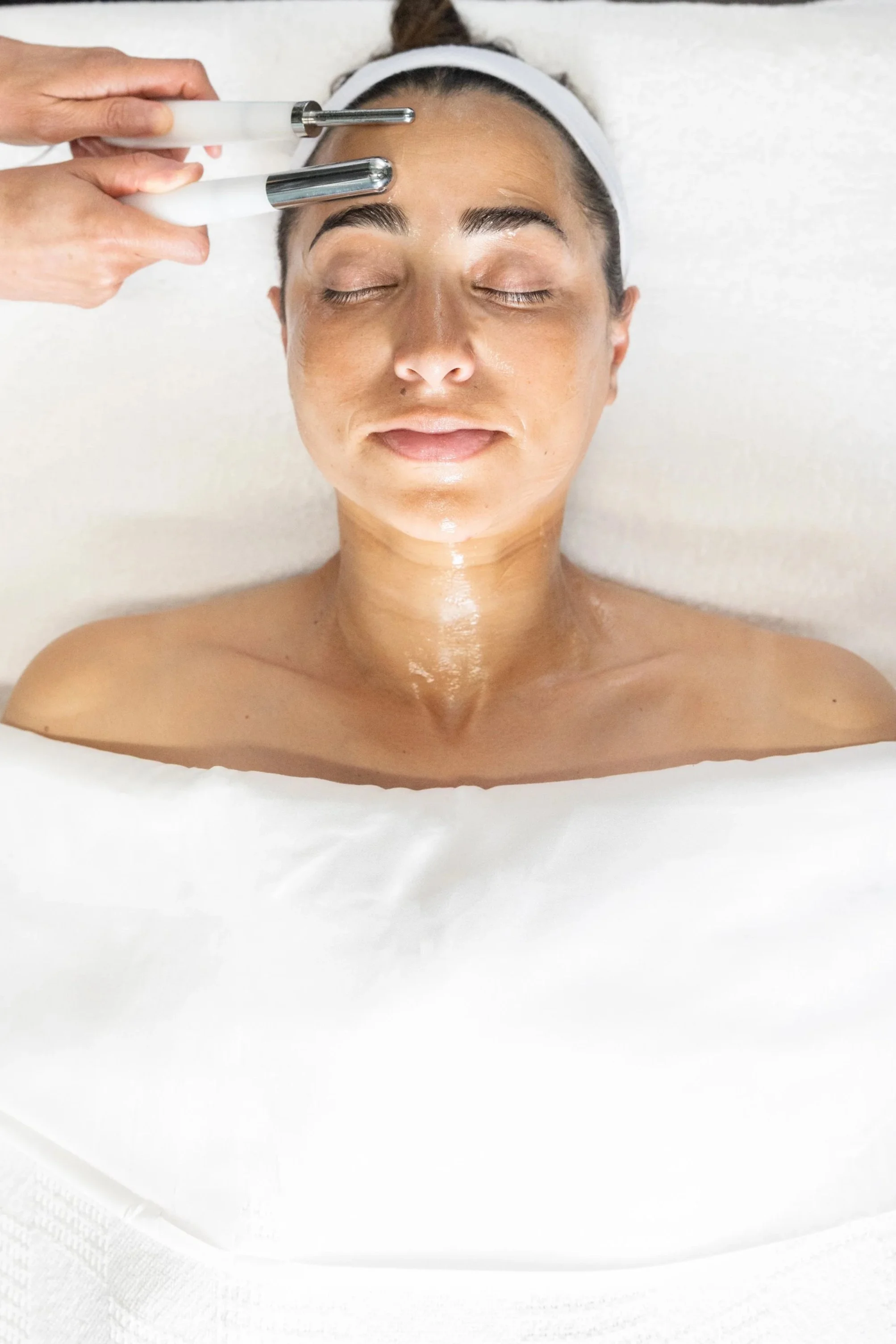 What Is a Microcurrent Facial? Benefits, Results &amp; What to Expect