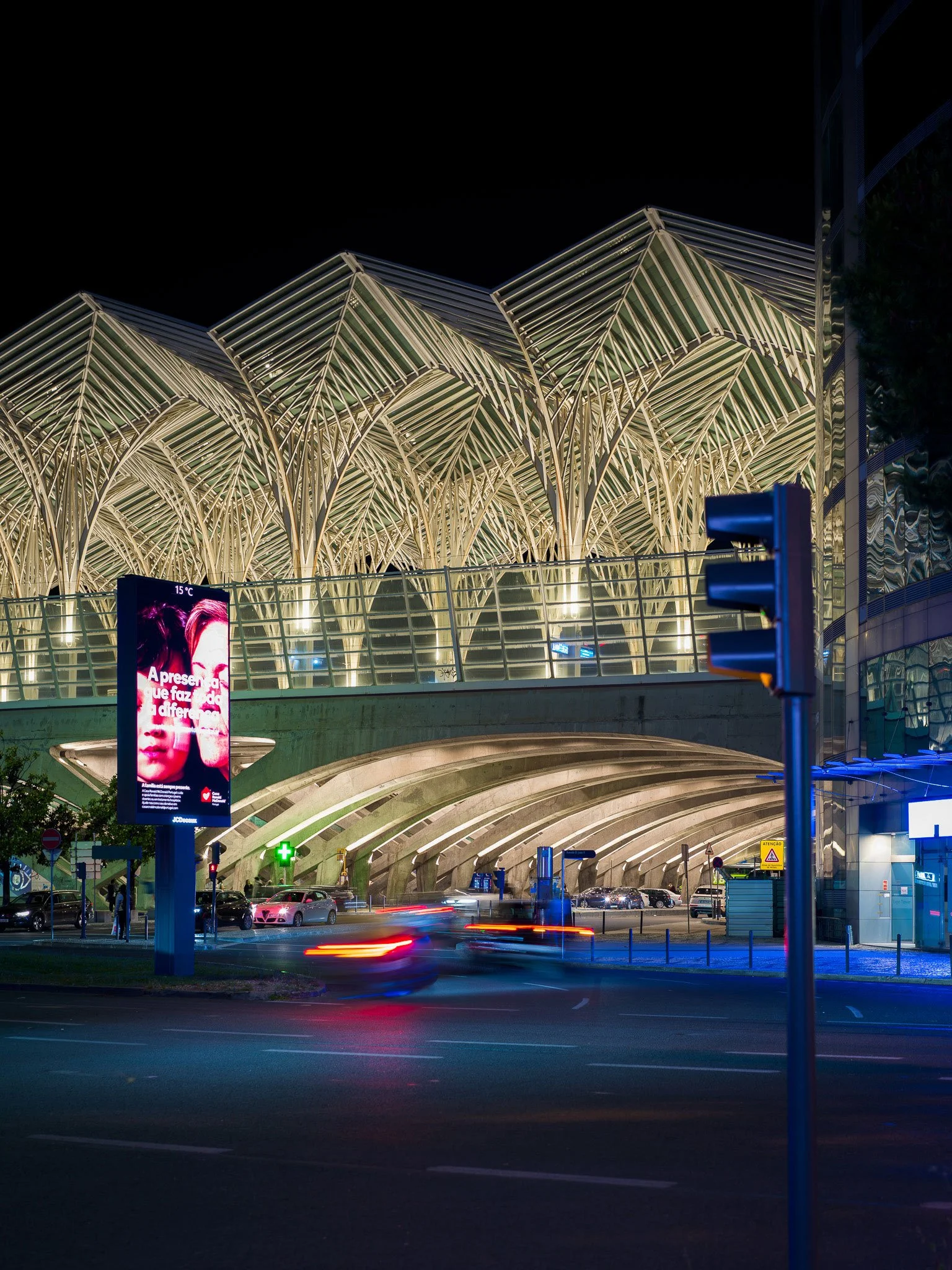 Oriente Station by night, Lisbon | Design by Santiago Calatrava