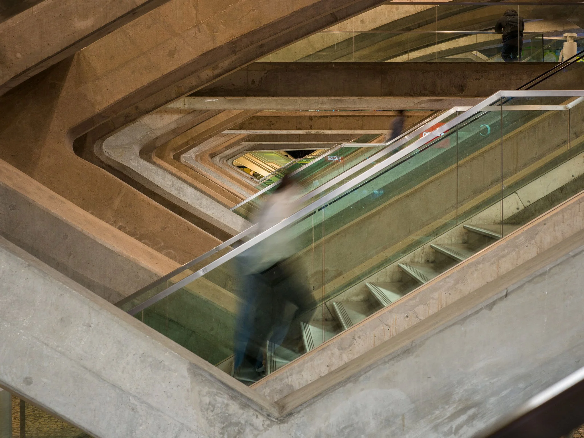 Oriente Station by night, Lisbon | Design by Santiago Calatrava