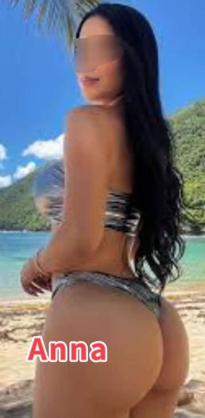 Anna - Colombia, 5'5, 120, DD, GFE