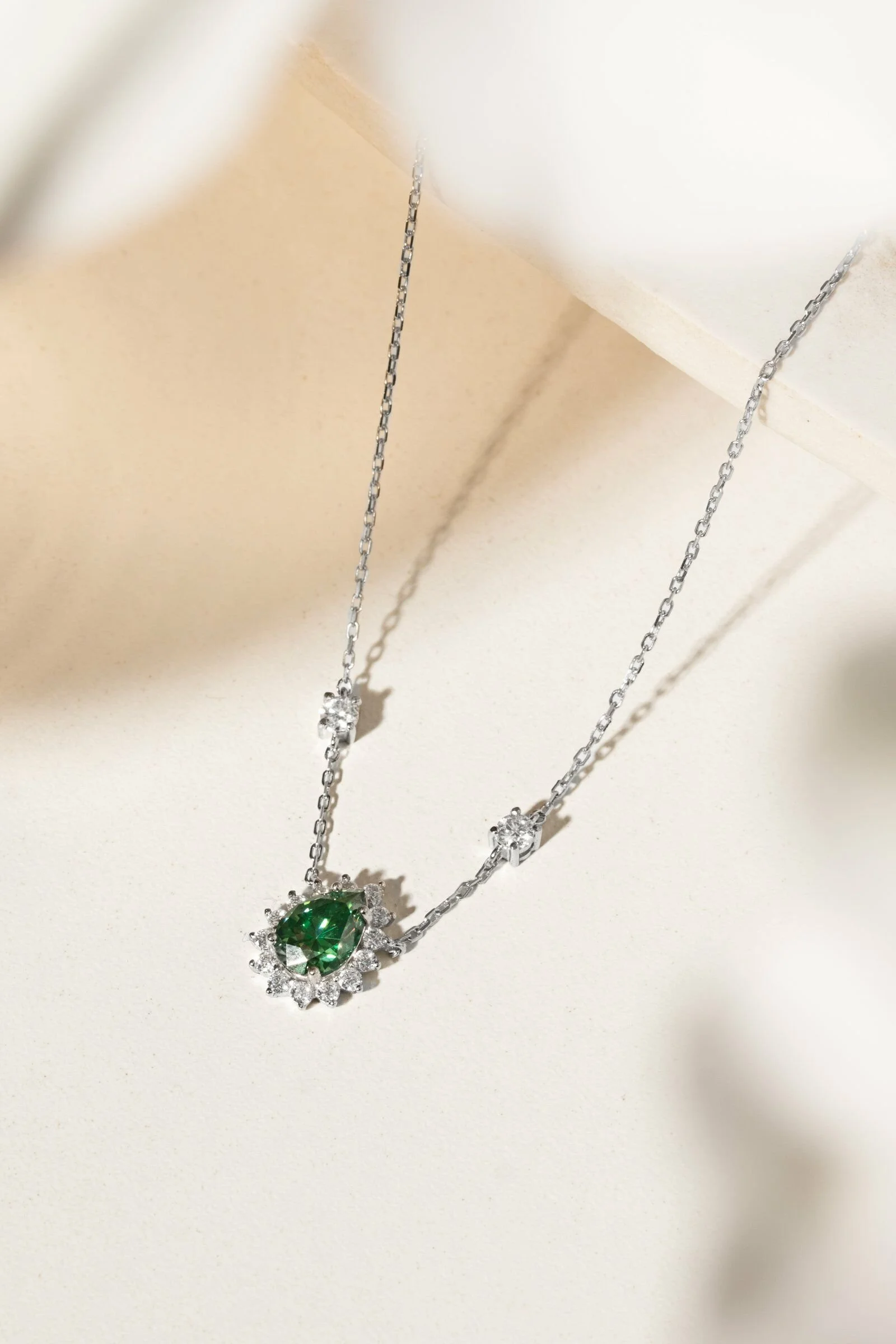 Colar Moissanite Fancy Green em Prata 925