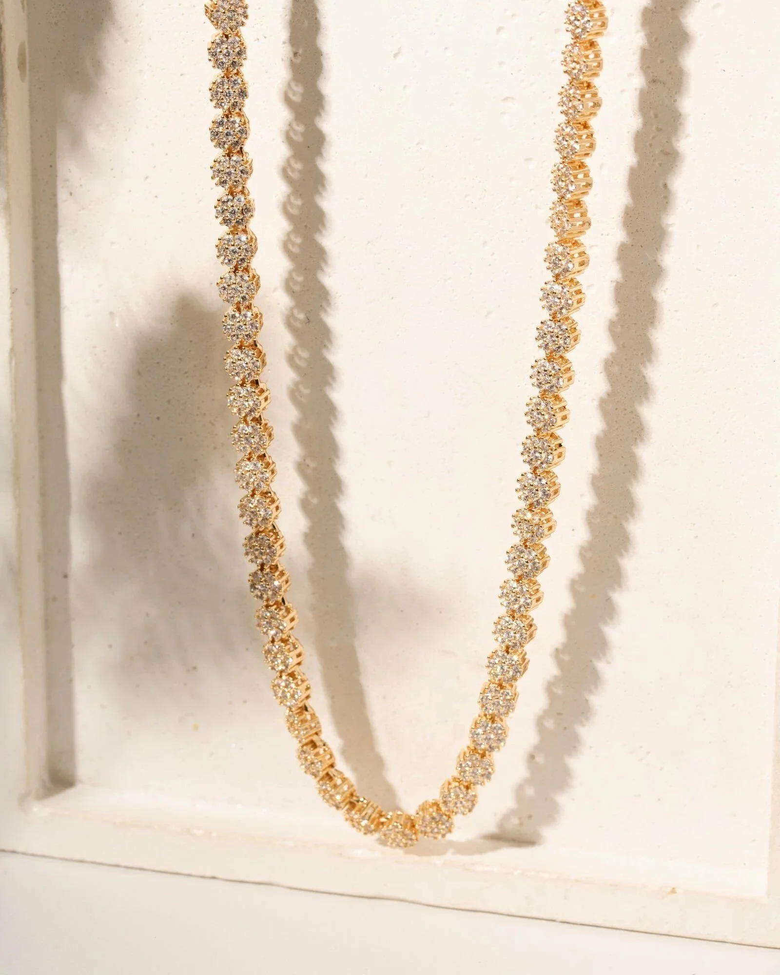 Colar+Riviera+Inteira+Flores+com+Zirco%CC%82nias+Brancas+42cm+-+Banho+de+Ouro+18k_1.jpg