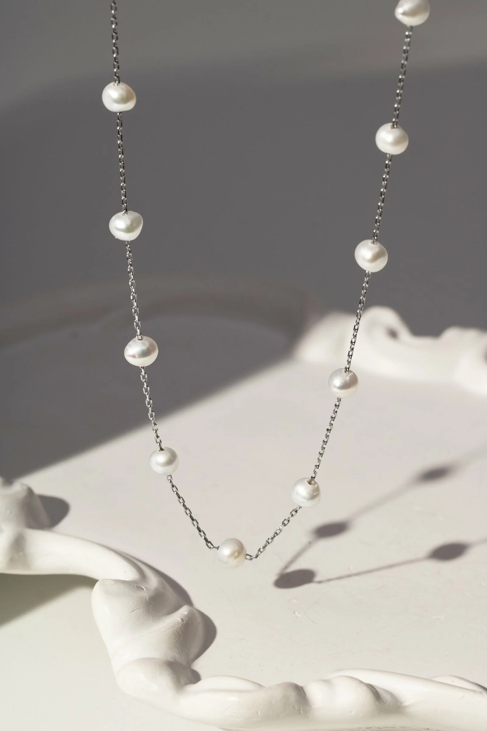 Colar Curto com 18 Pérolas de Água Doce 47cm - Prata 925_1.jpeg